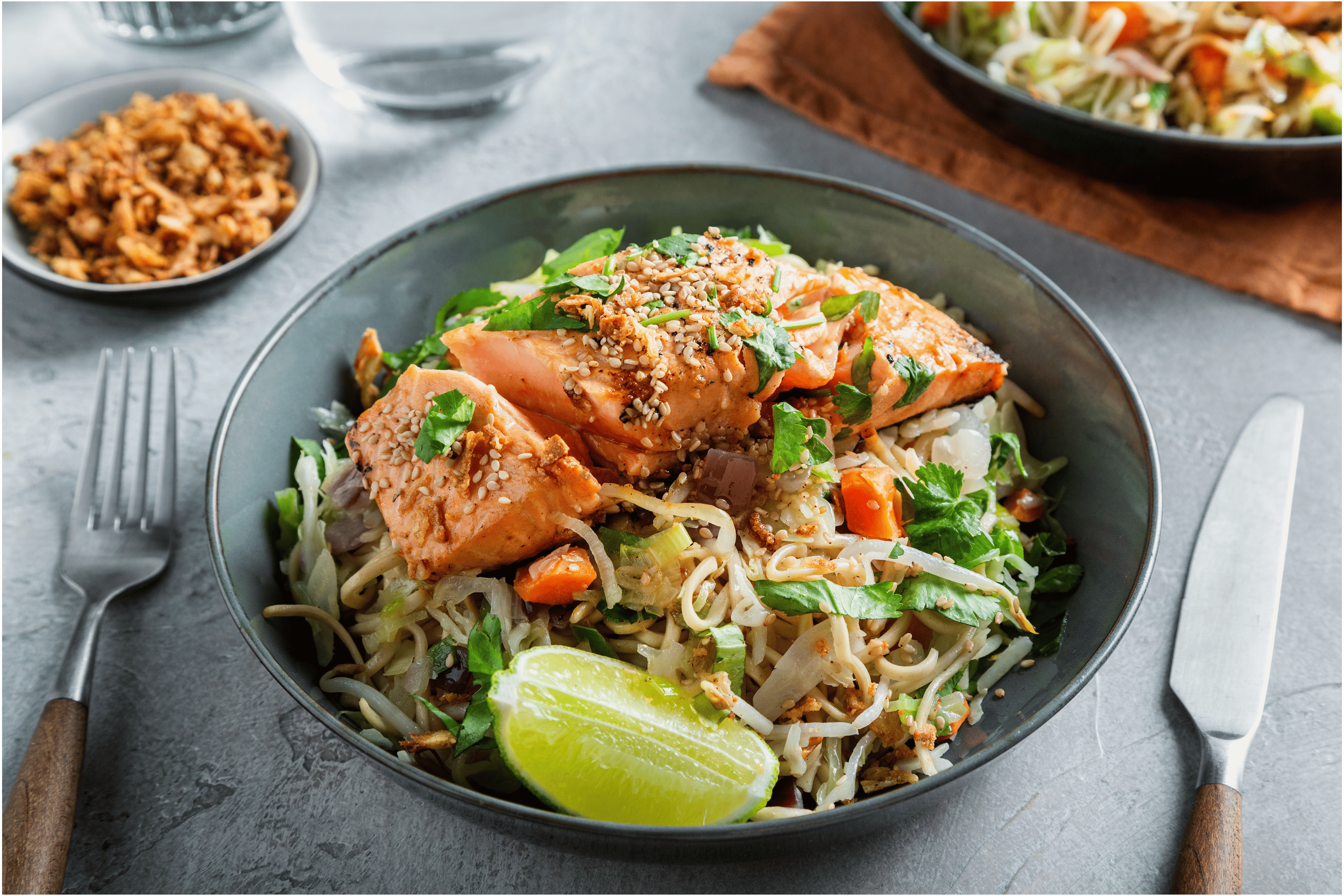 Noedels met teriyaki zalm