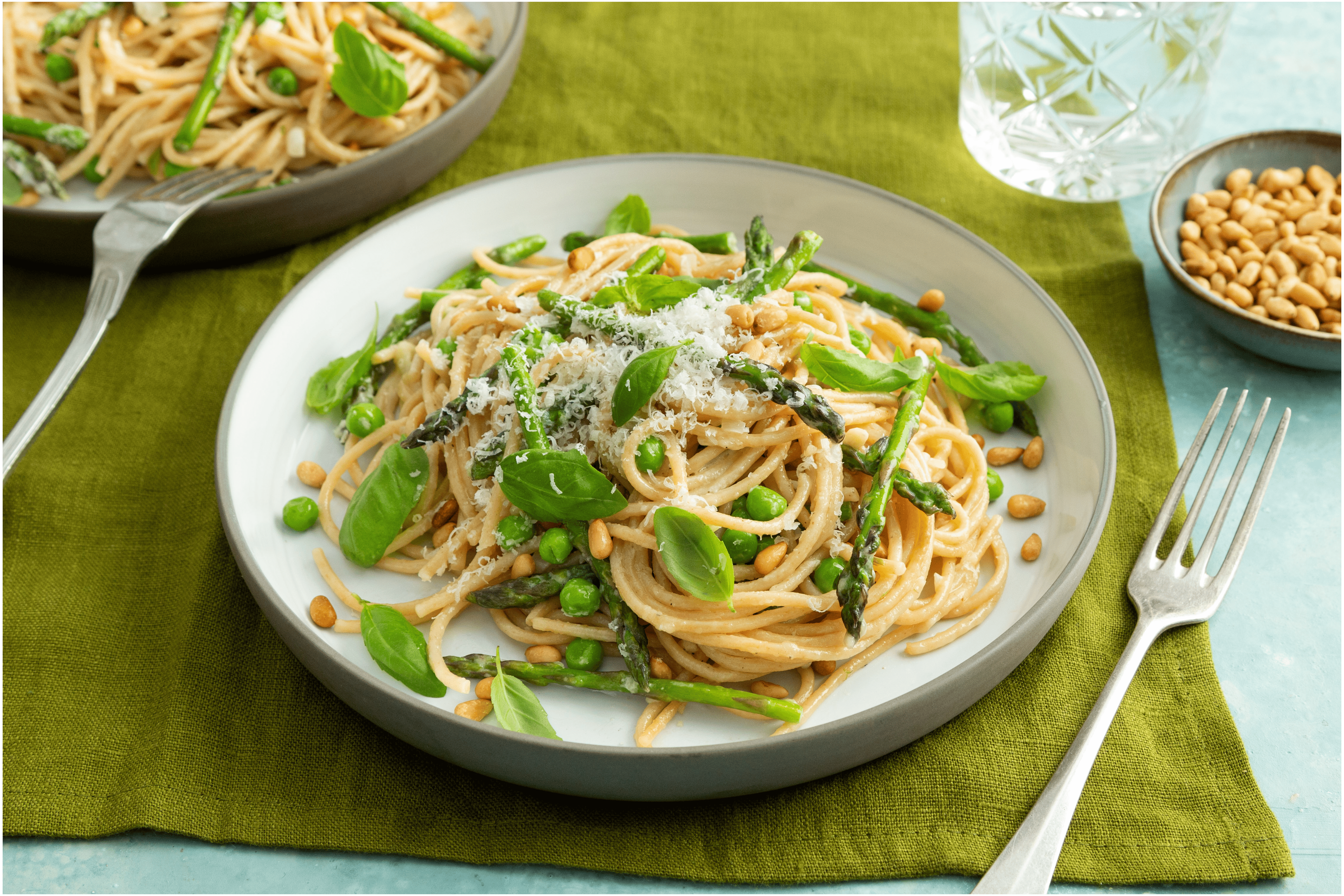 Spaghetti met asperges en erwtjes