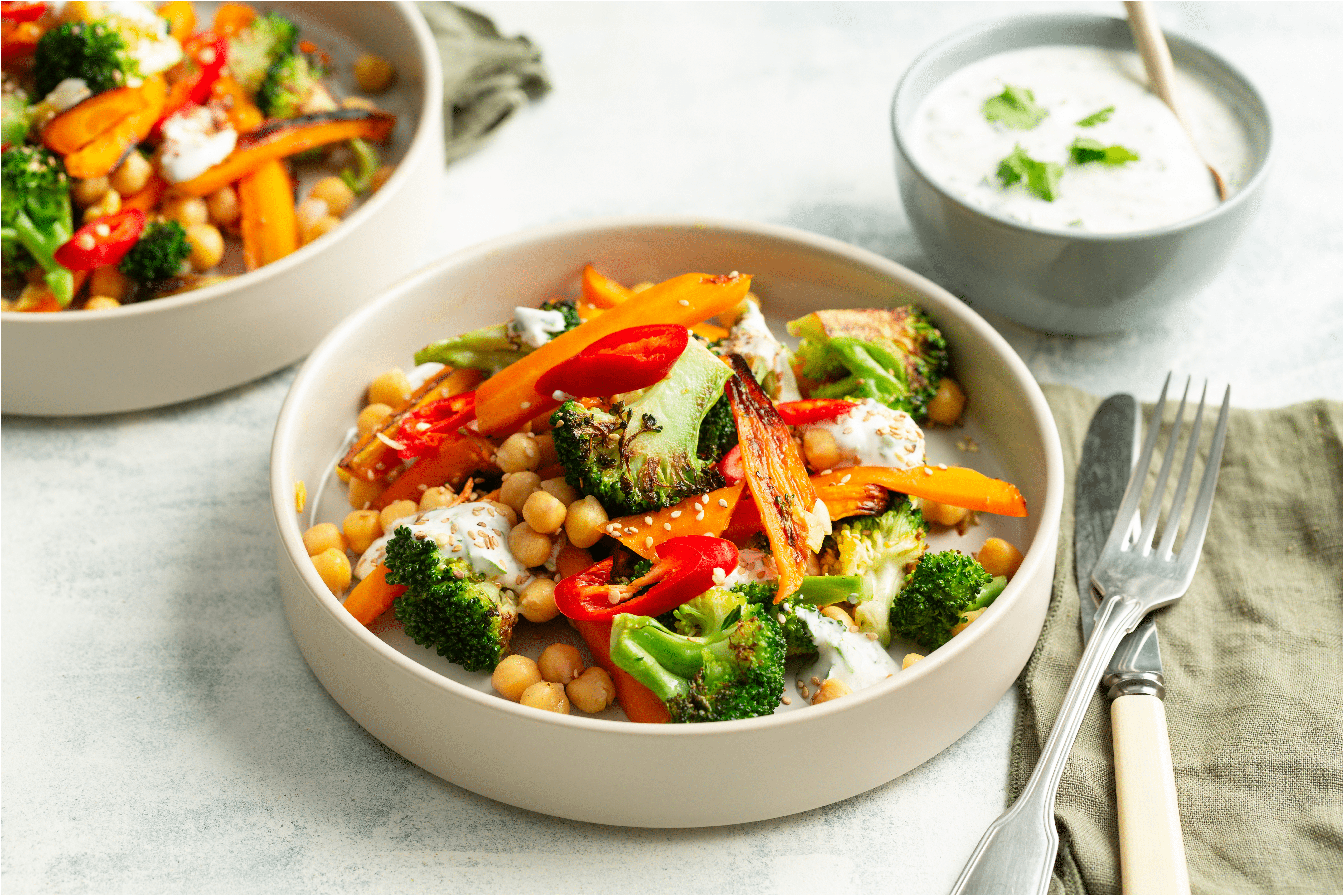Broccoli en bospeen salade met korianderdressing