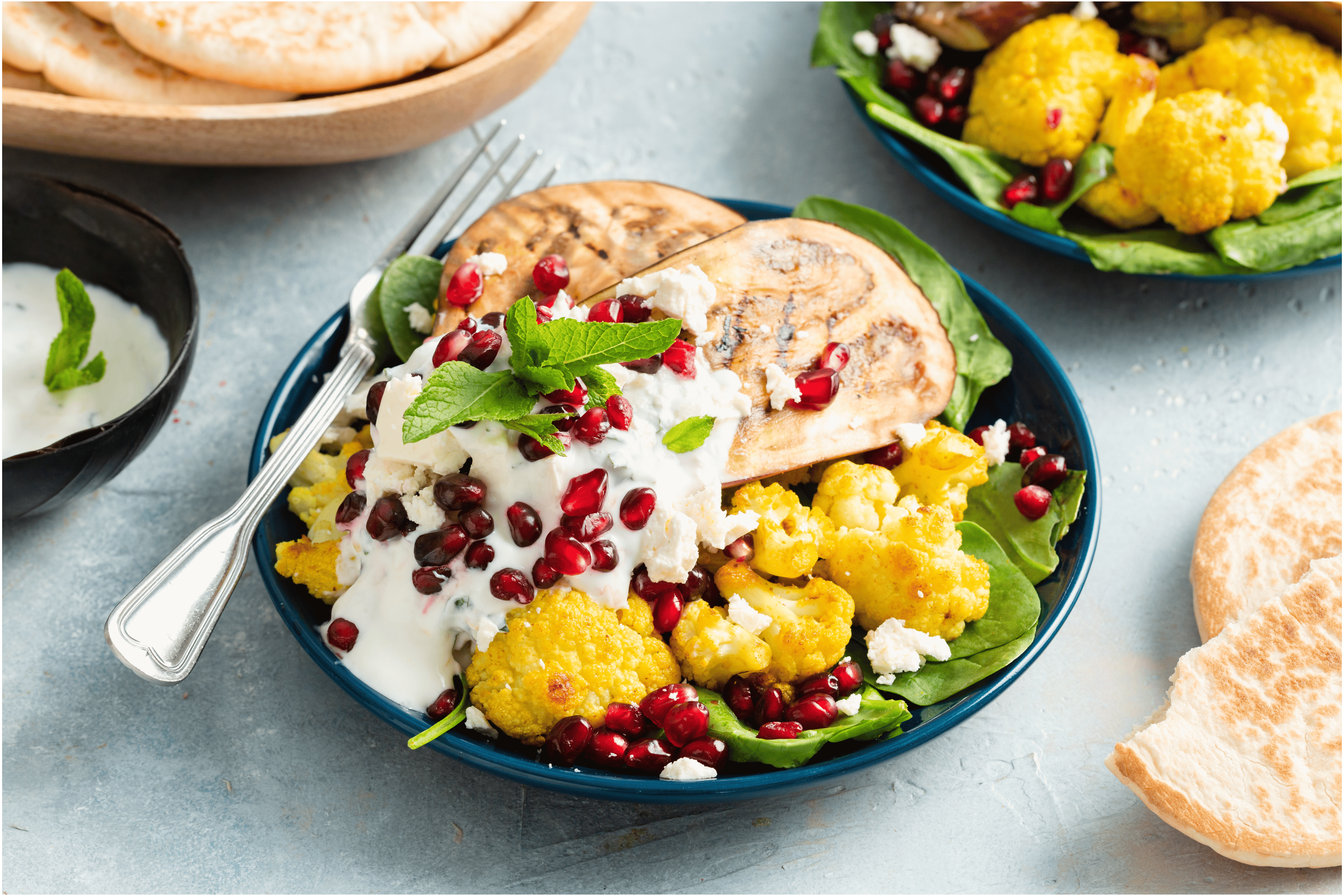 Gegrilde aubergine met citroen-muntsaus
