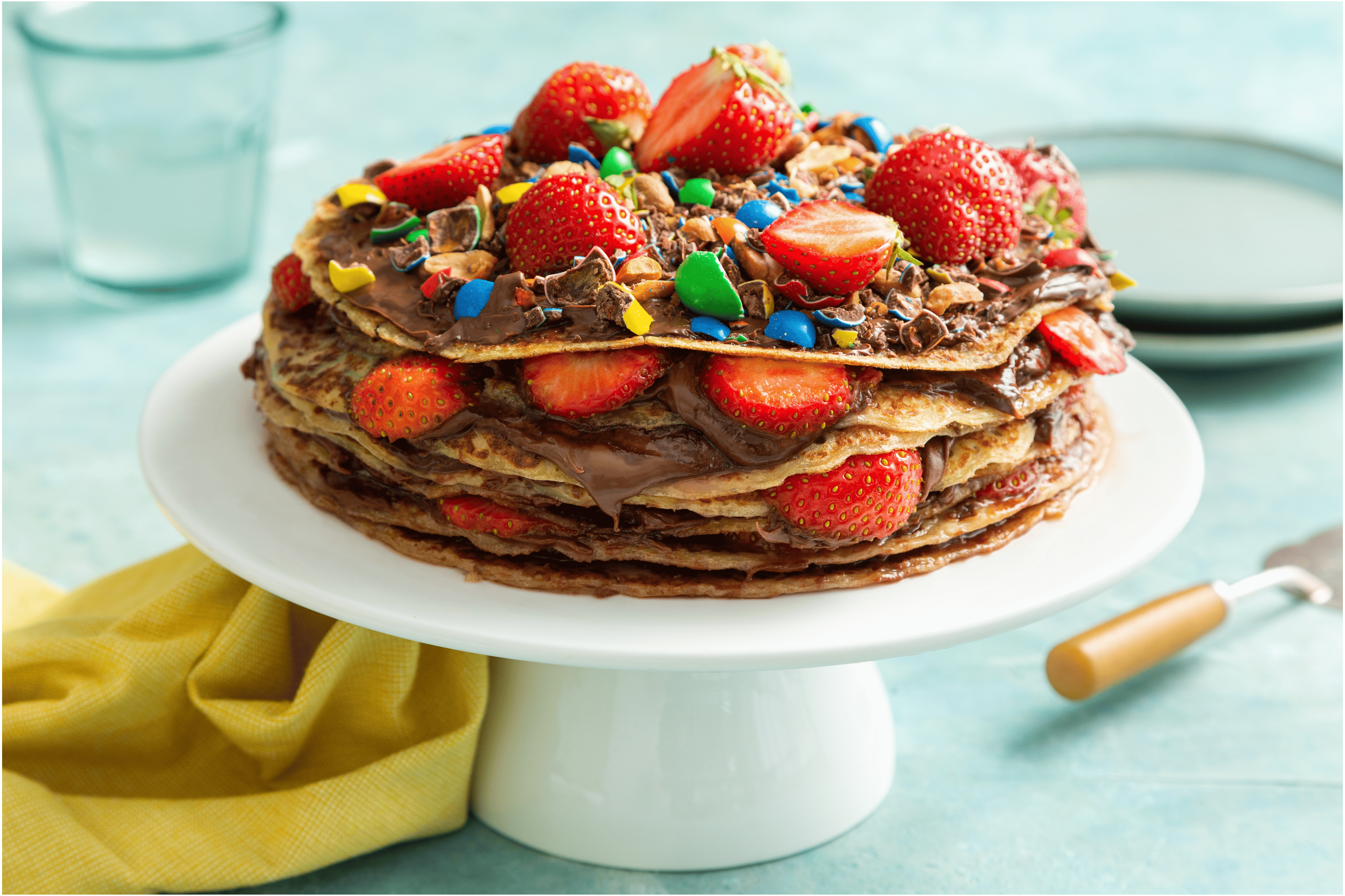 Pannenkoektaart met aardbeien en hazelnootpasta