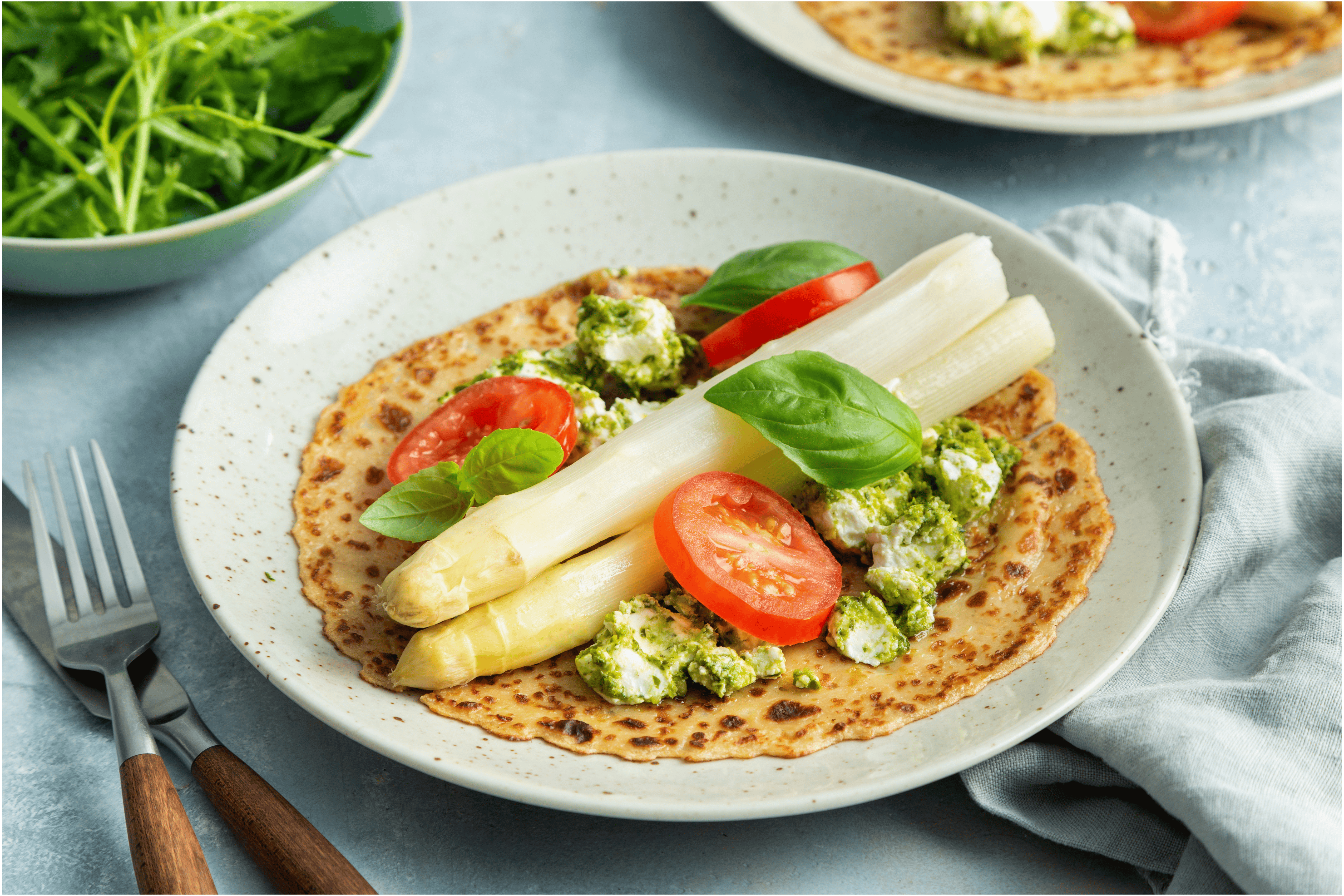 Pannenkoeken met geitenkaas en asperges