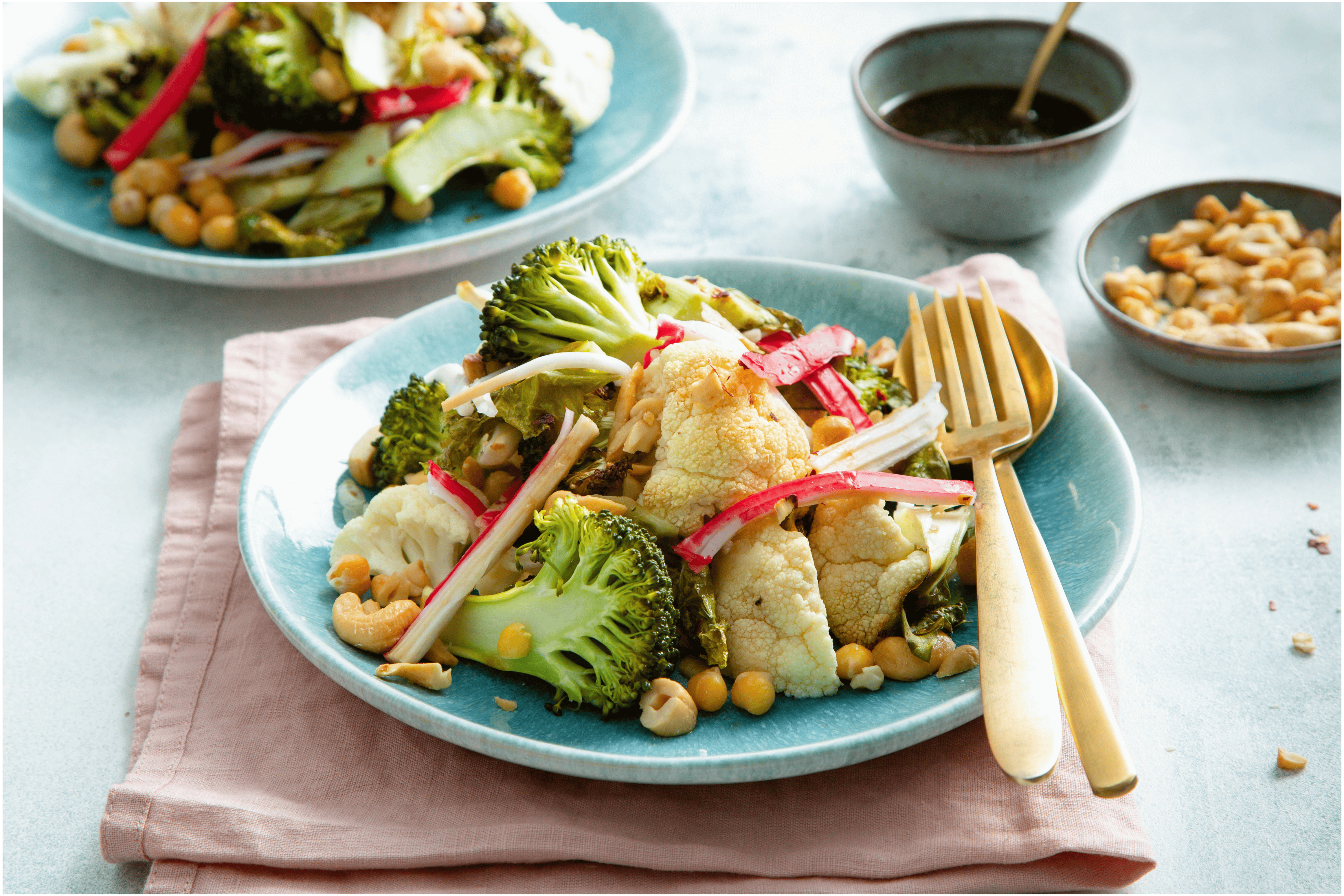 Geroosterde broccoli en kikkererwtensalade