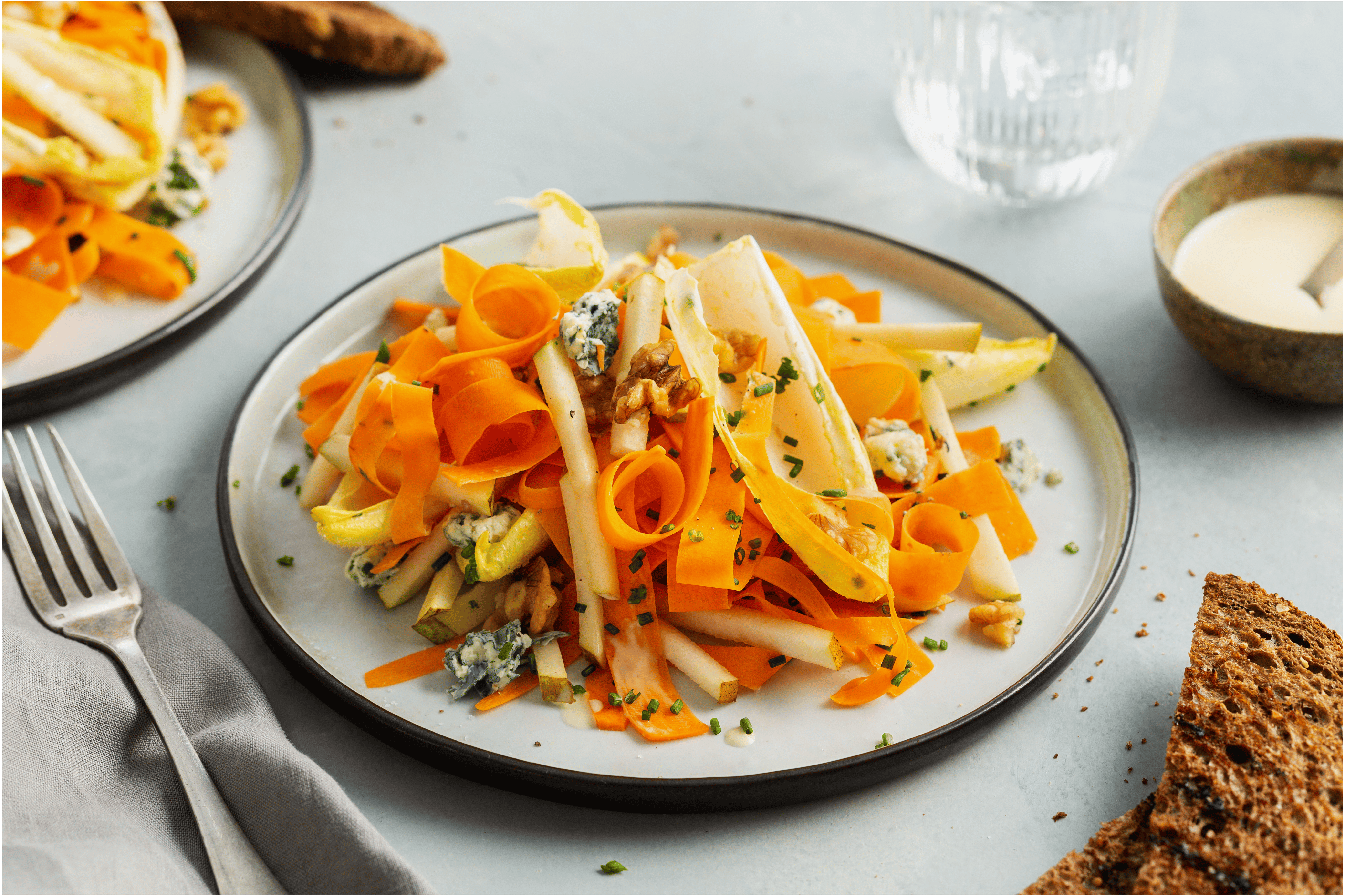 Witlofsalade met blauwe kaas en peer