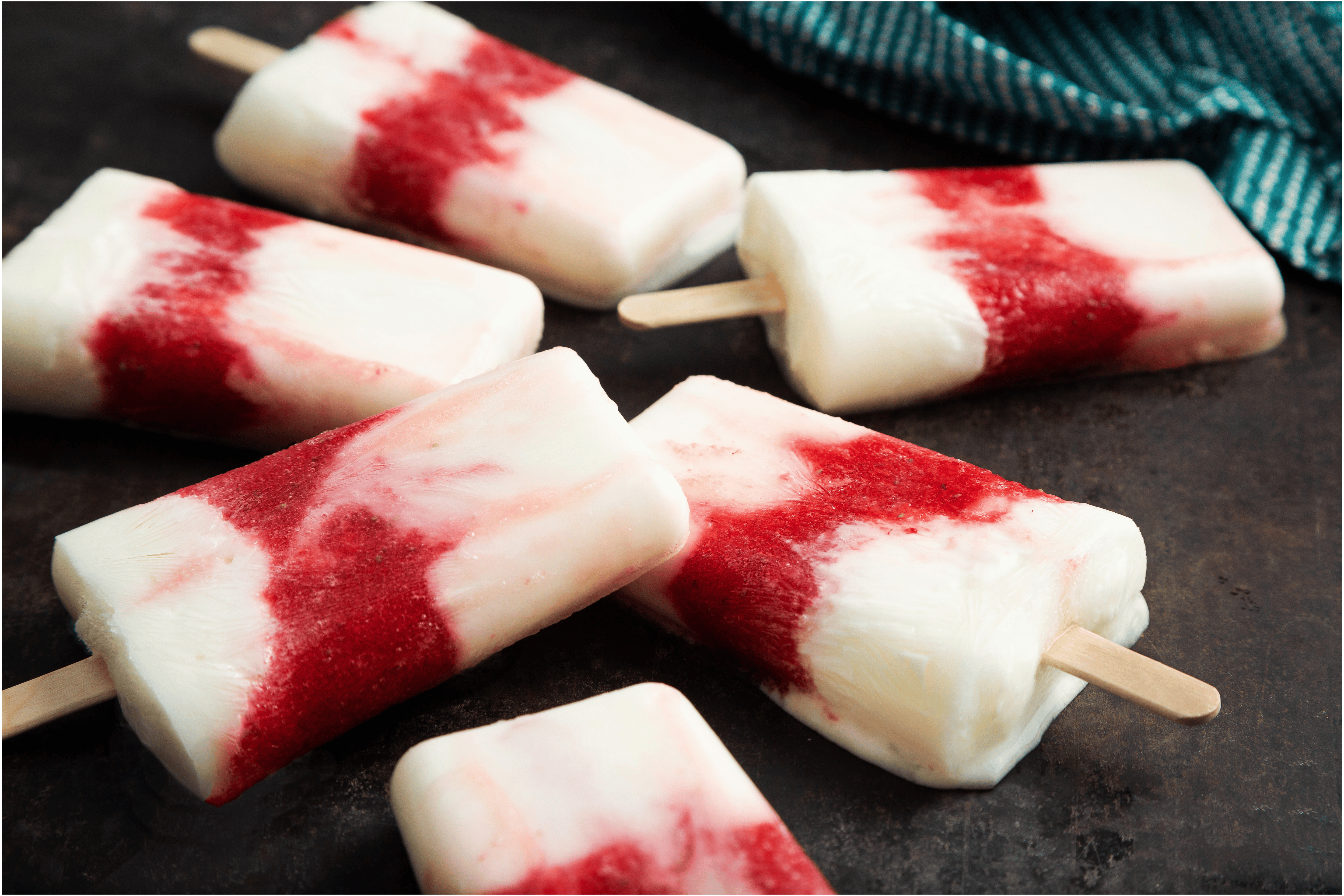 Yoghurt-aardbeien ijslollies
