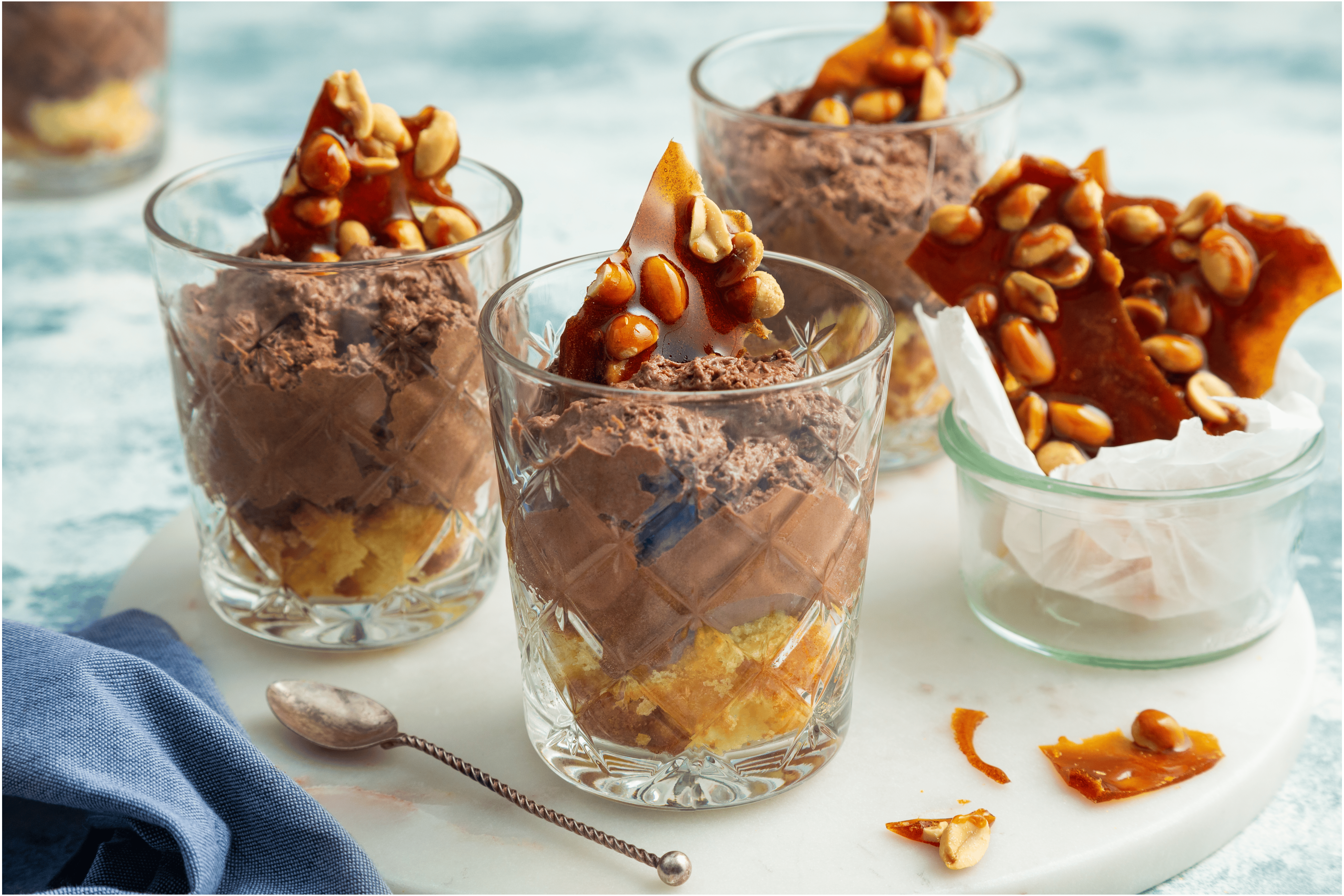 Chocolademousse met pinda-karamel krokantjes