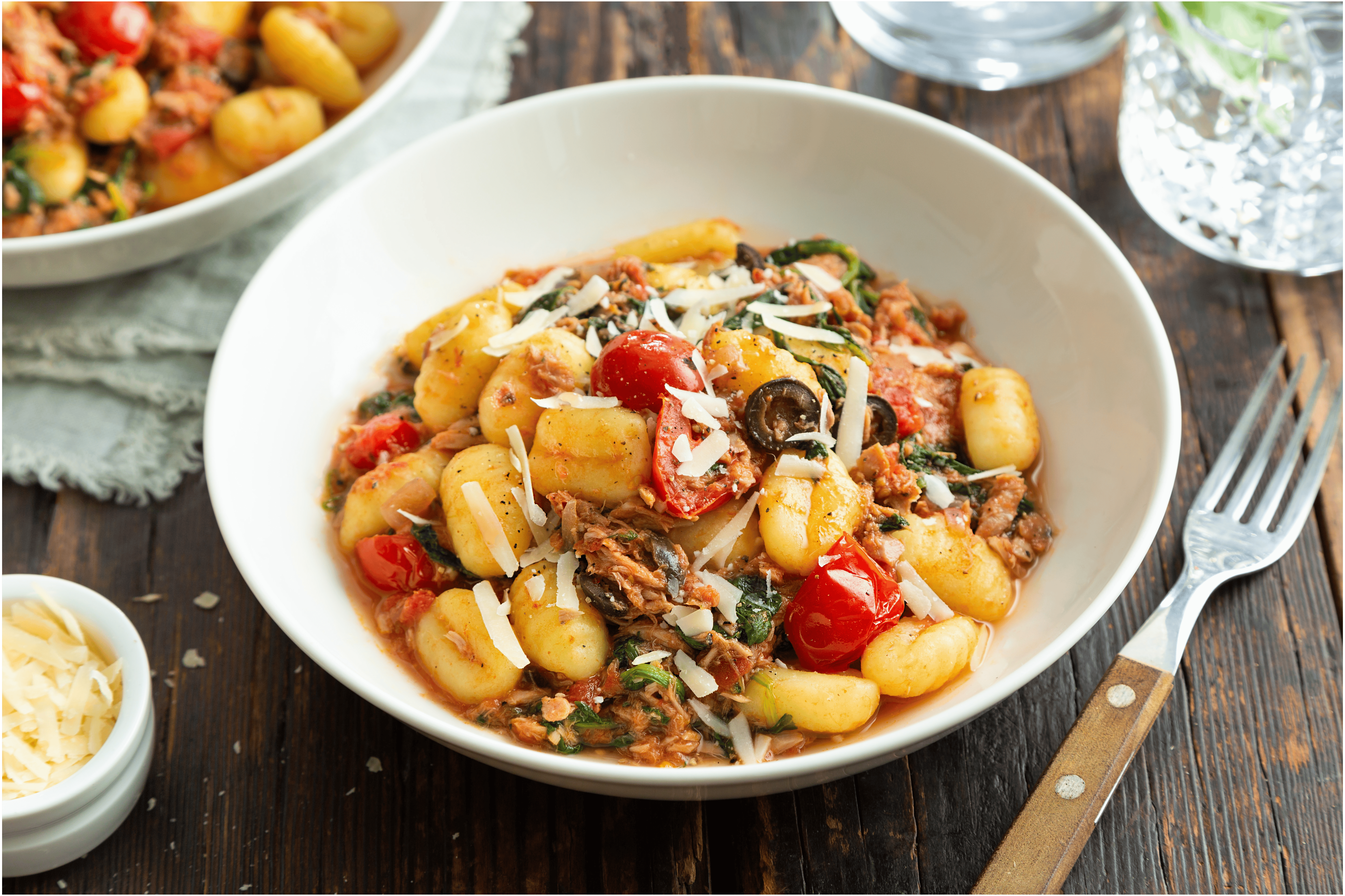Gnocchi met tonijn in tomaten-spinaziesaus