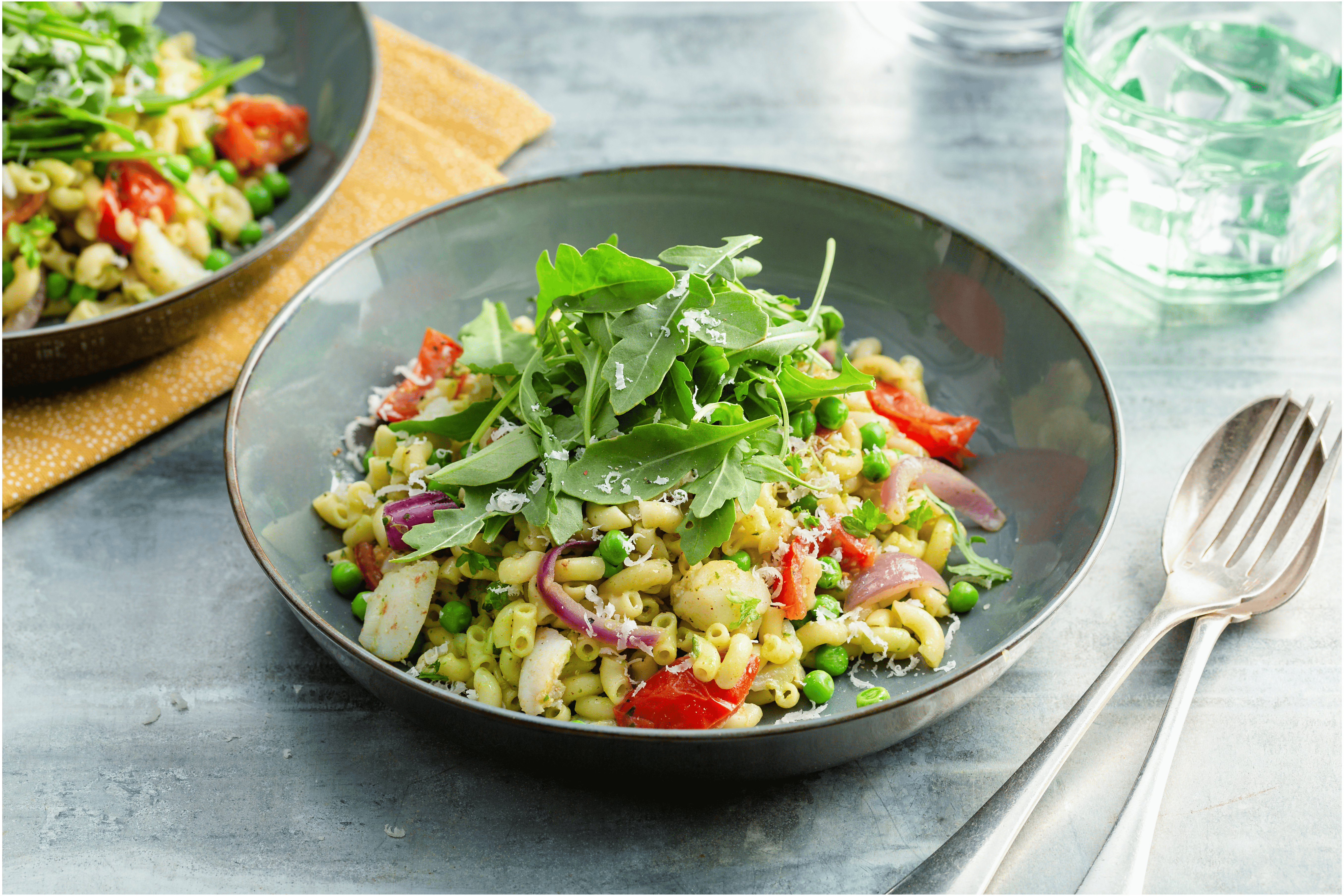 Macaroni met groene pesto en Victoriabaars