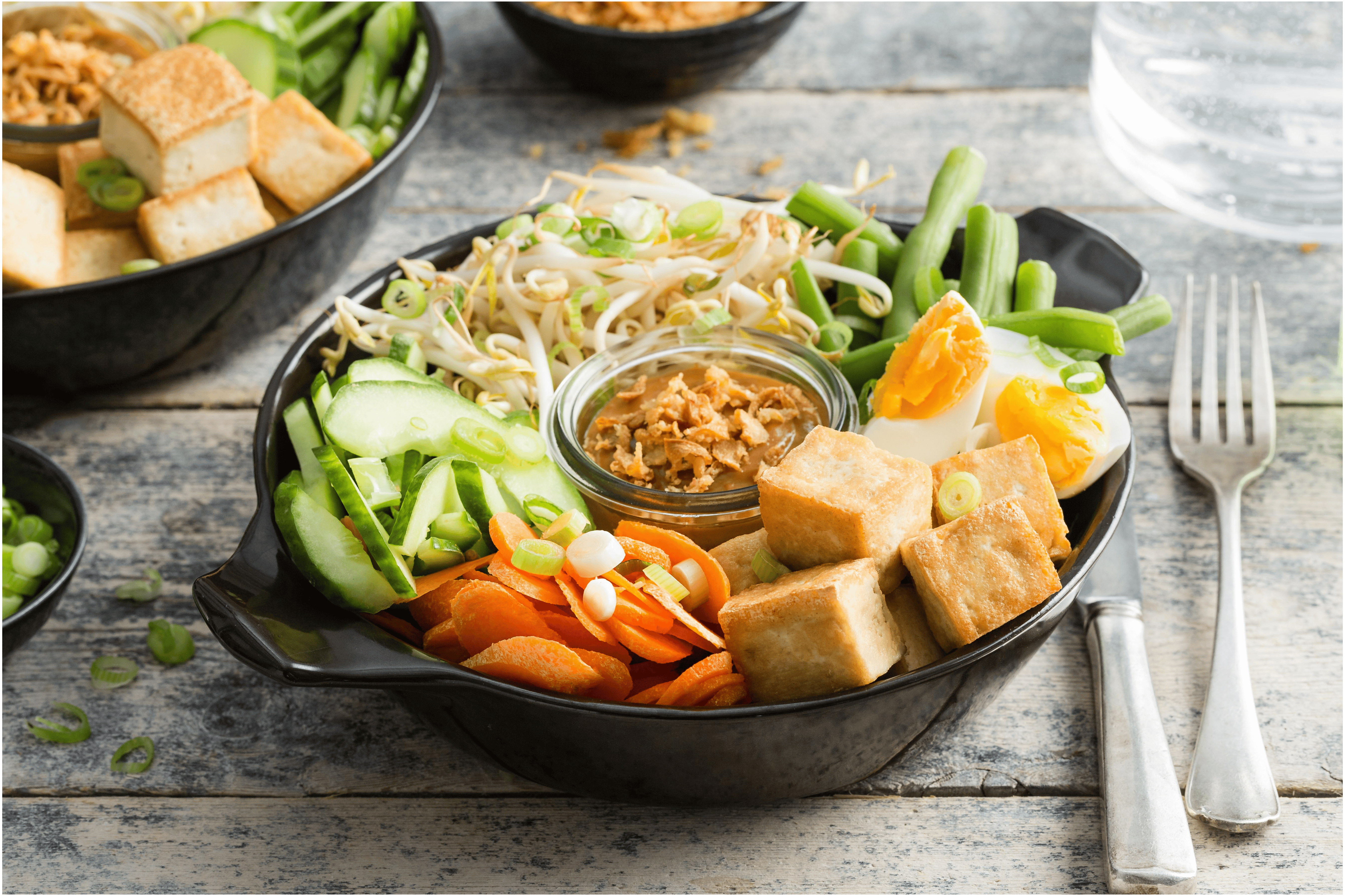 Snelle gado gado met tofu
