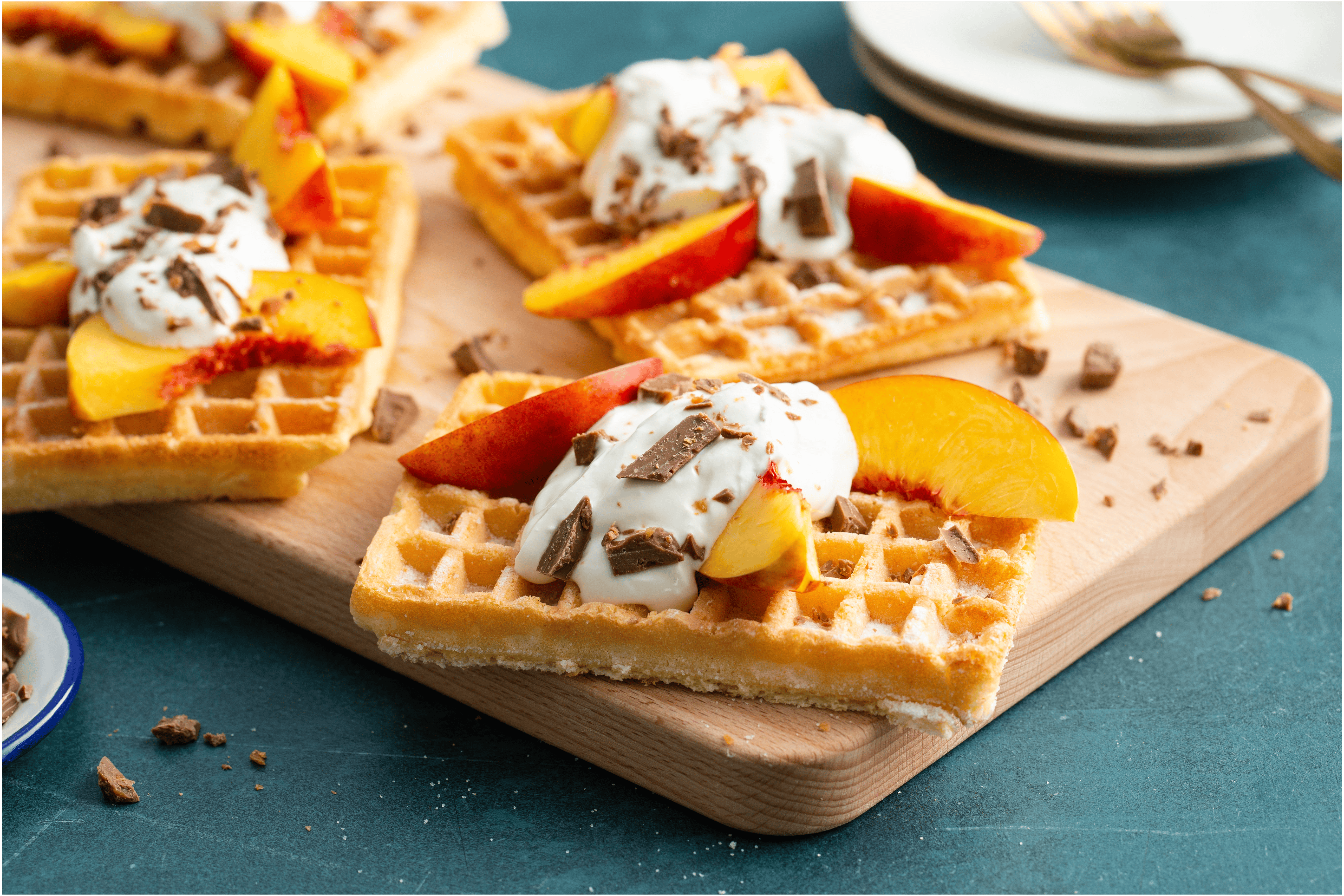 Wafels met nectarines en yoghurt