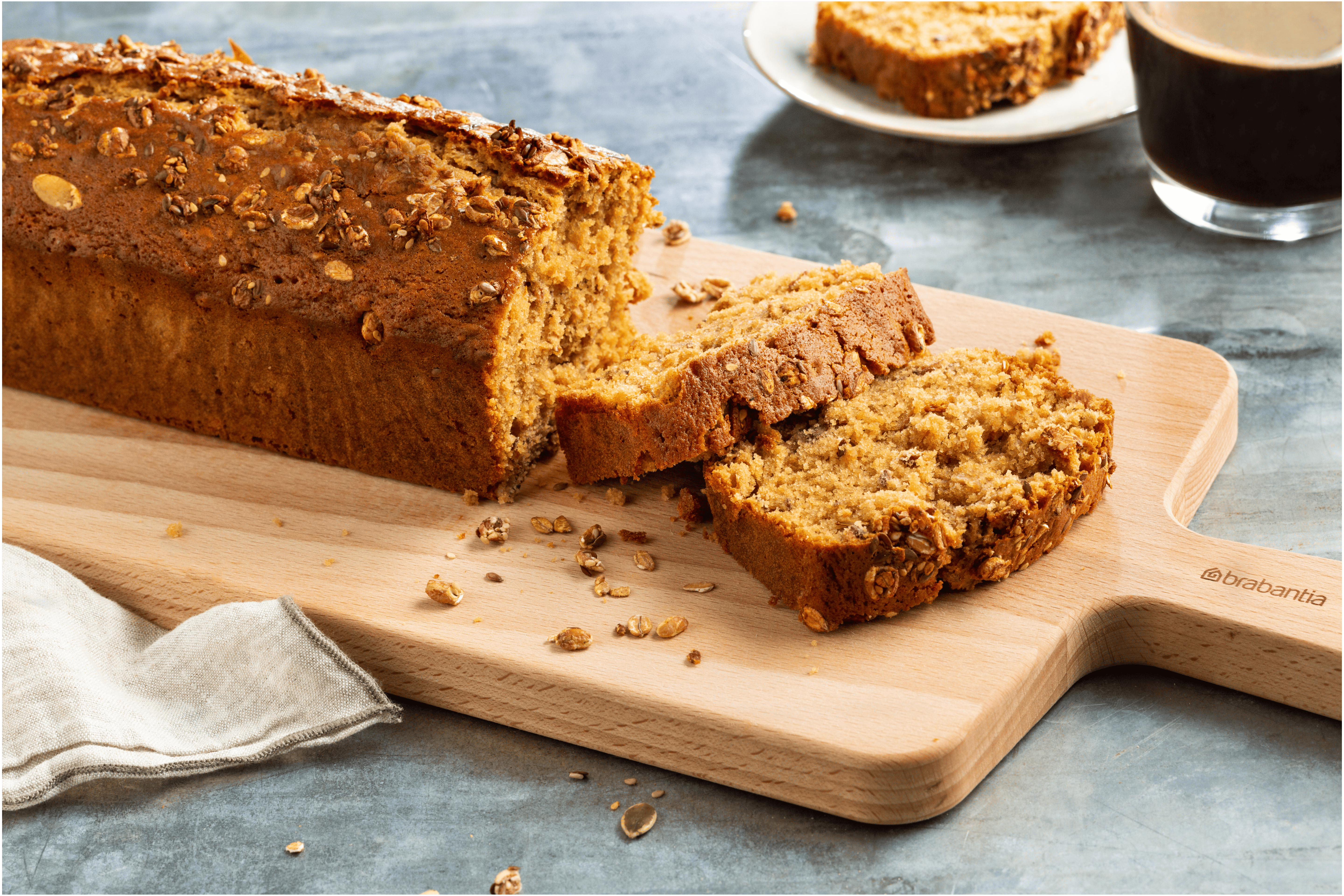 Koffiecake met knapperige granola