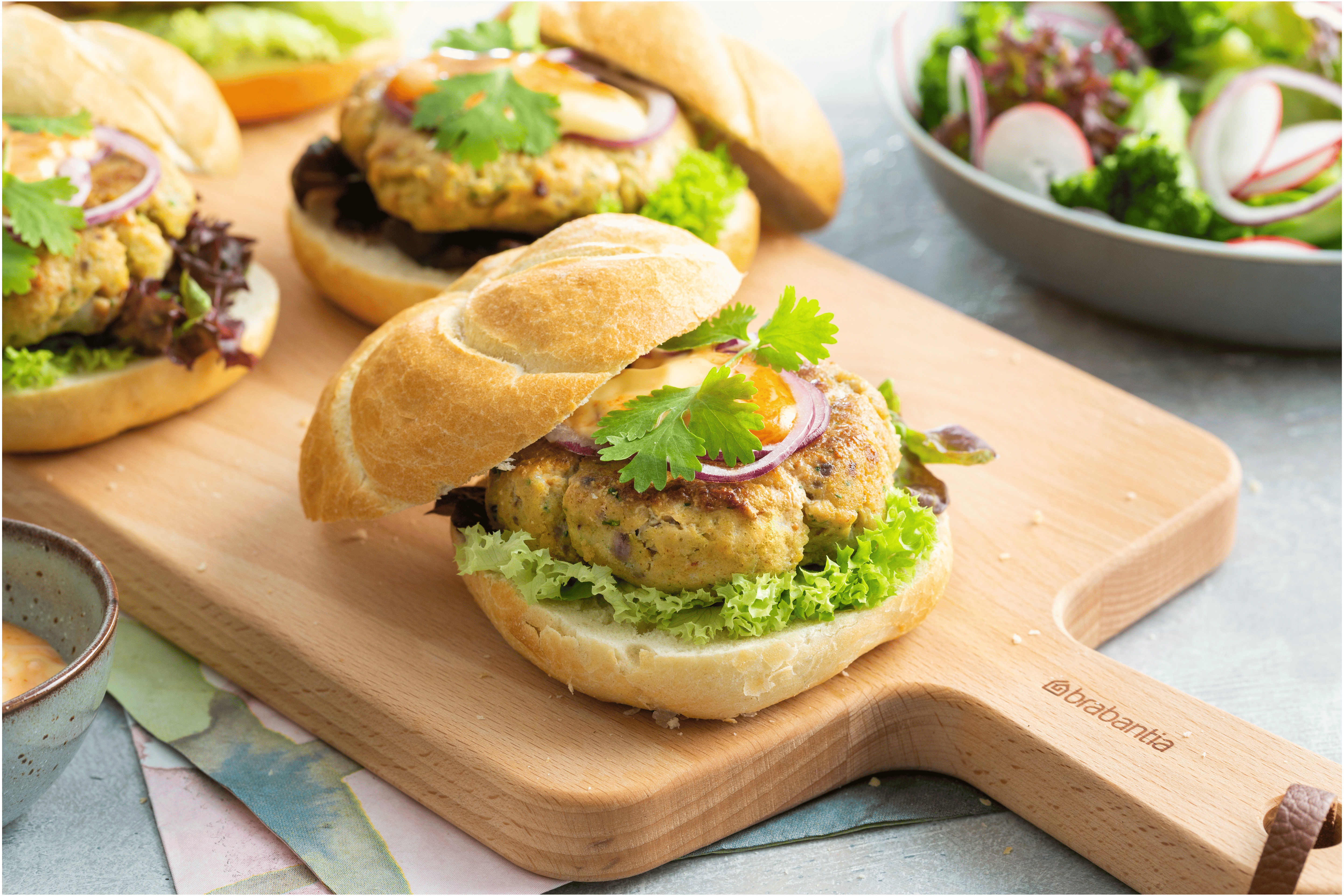 Aziatische kabeljauwburgers met Sriracha-mayonaise