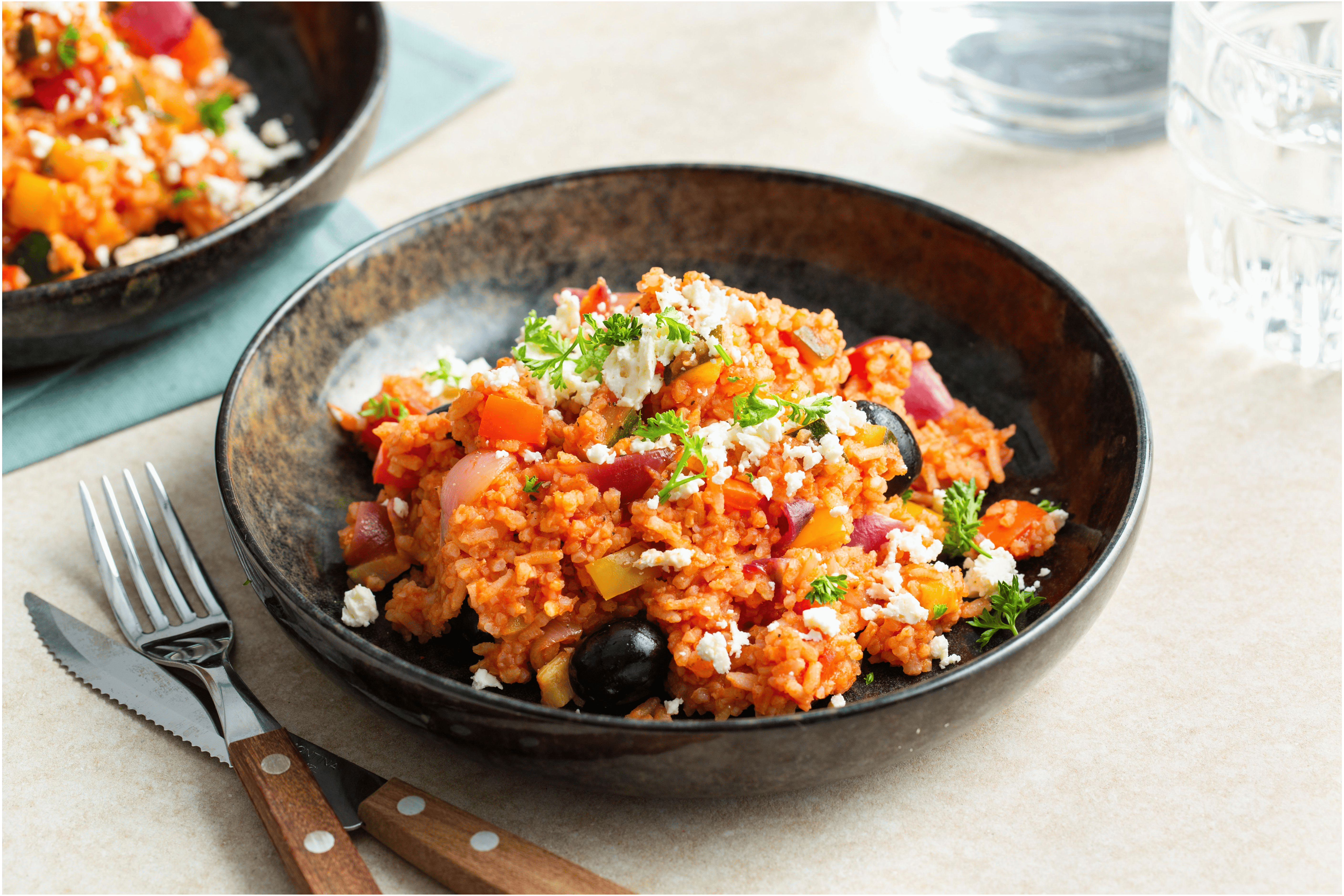 Vegetarische groenteschotel met rijst