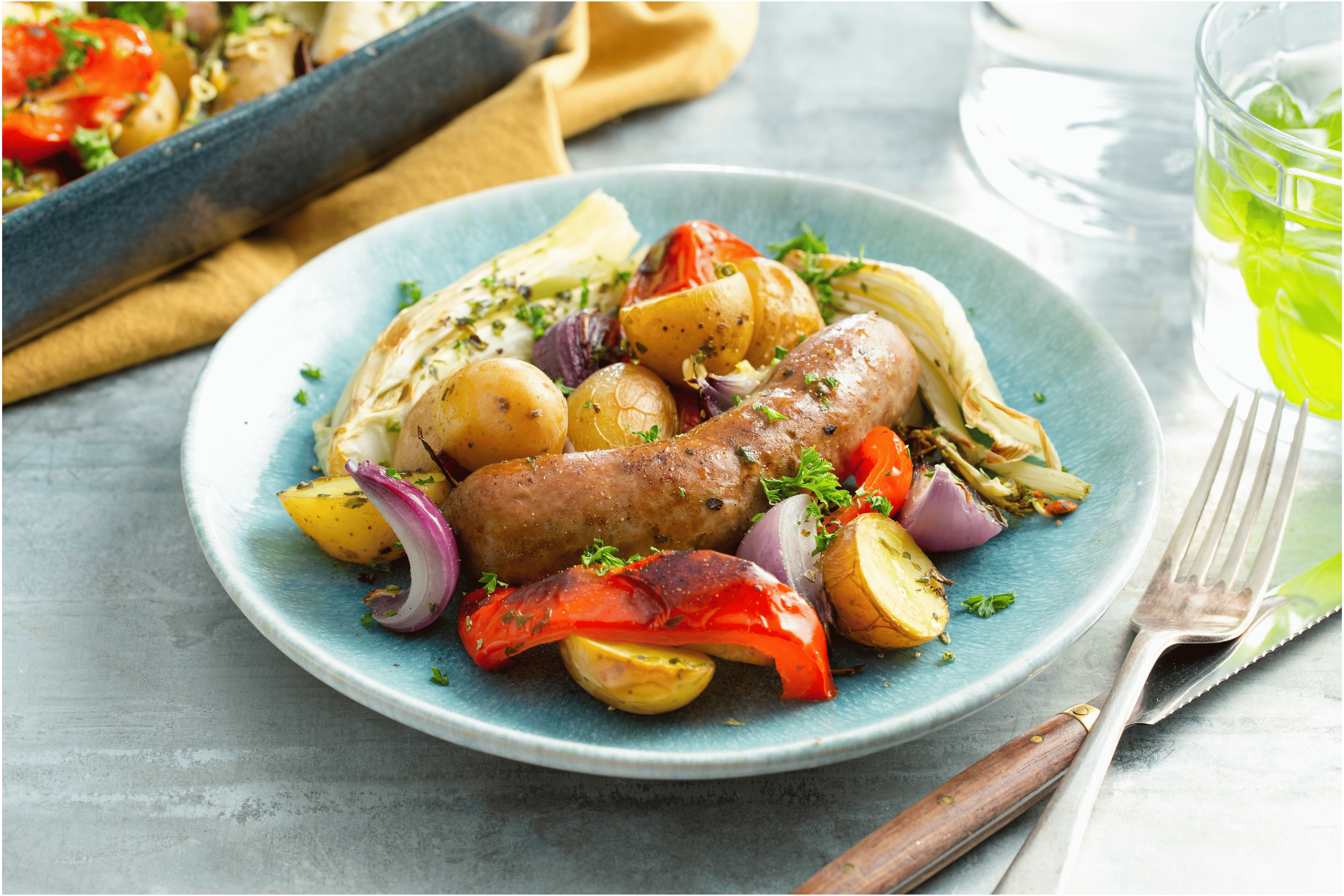 Verse worst met groente uit de oven