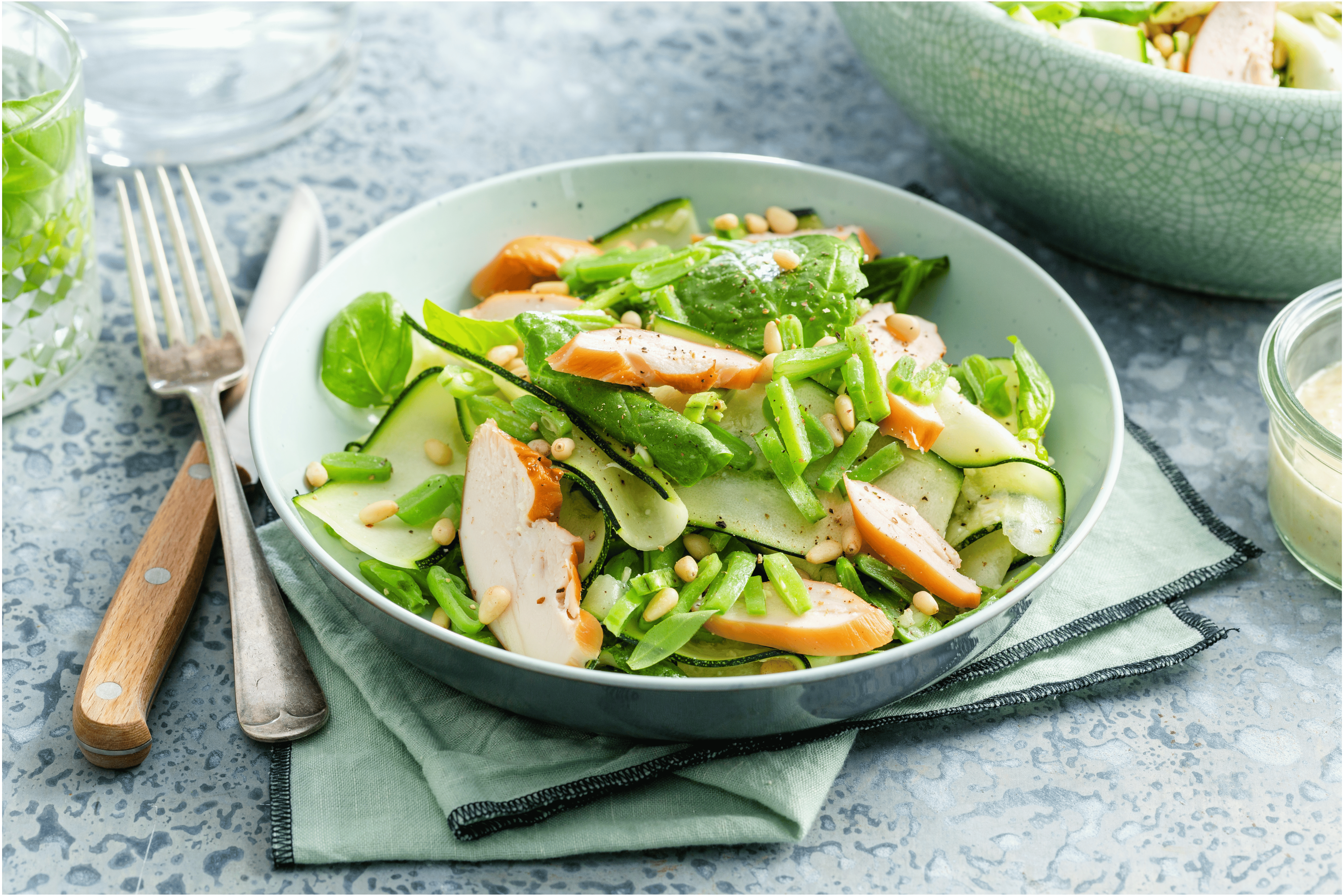 Courgette salade met parmezaan-dressing