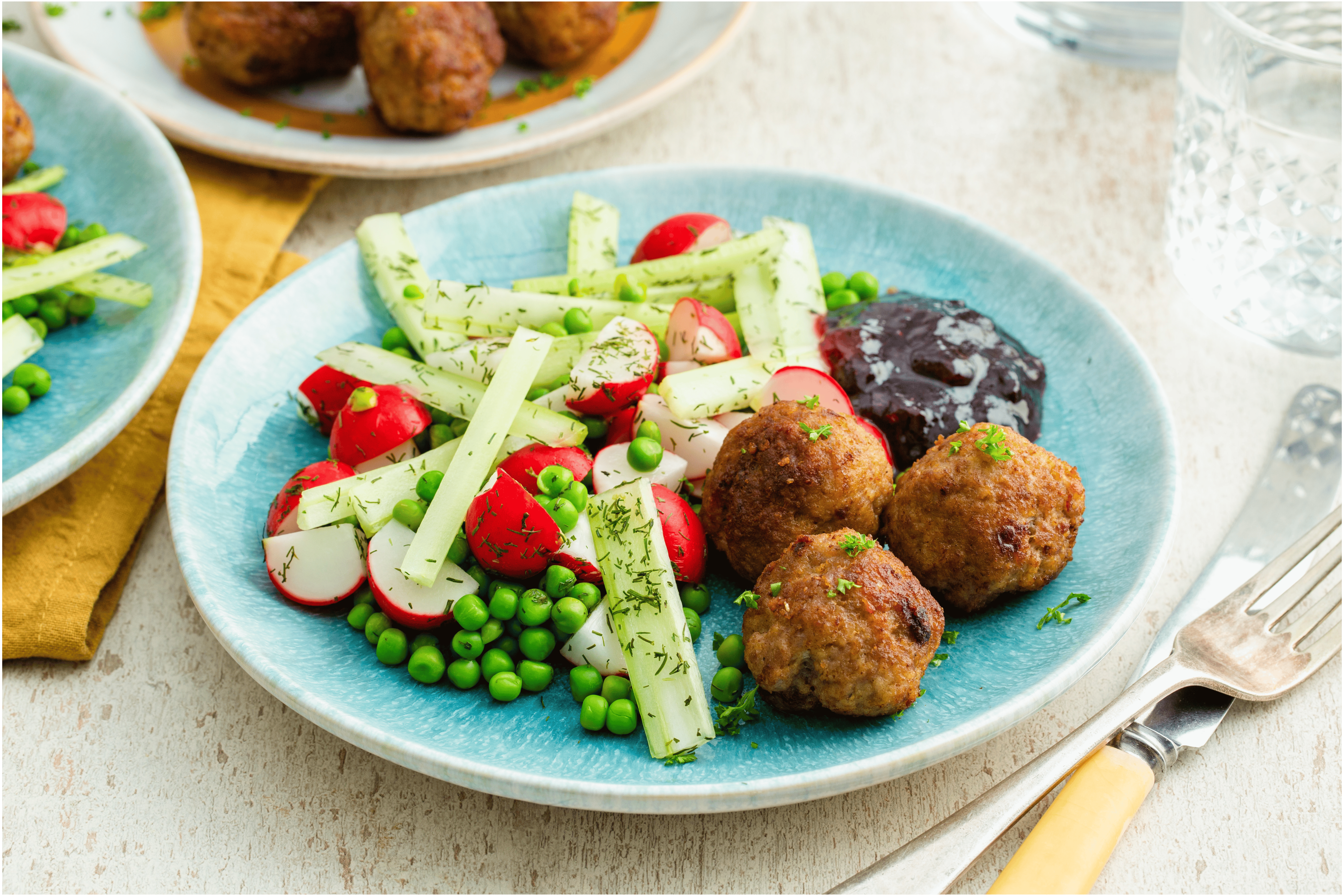 Zweedse balletjes met een frisse salade