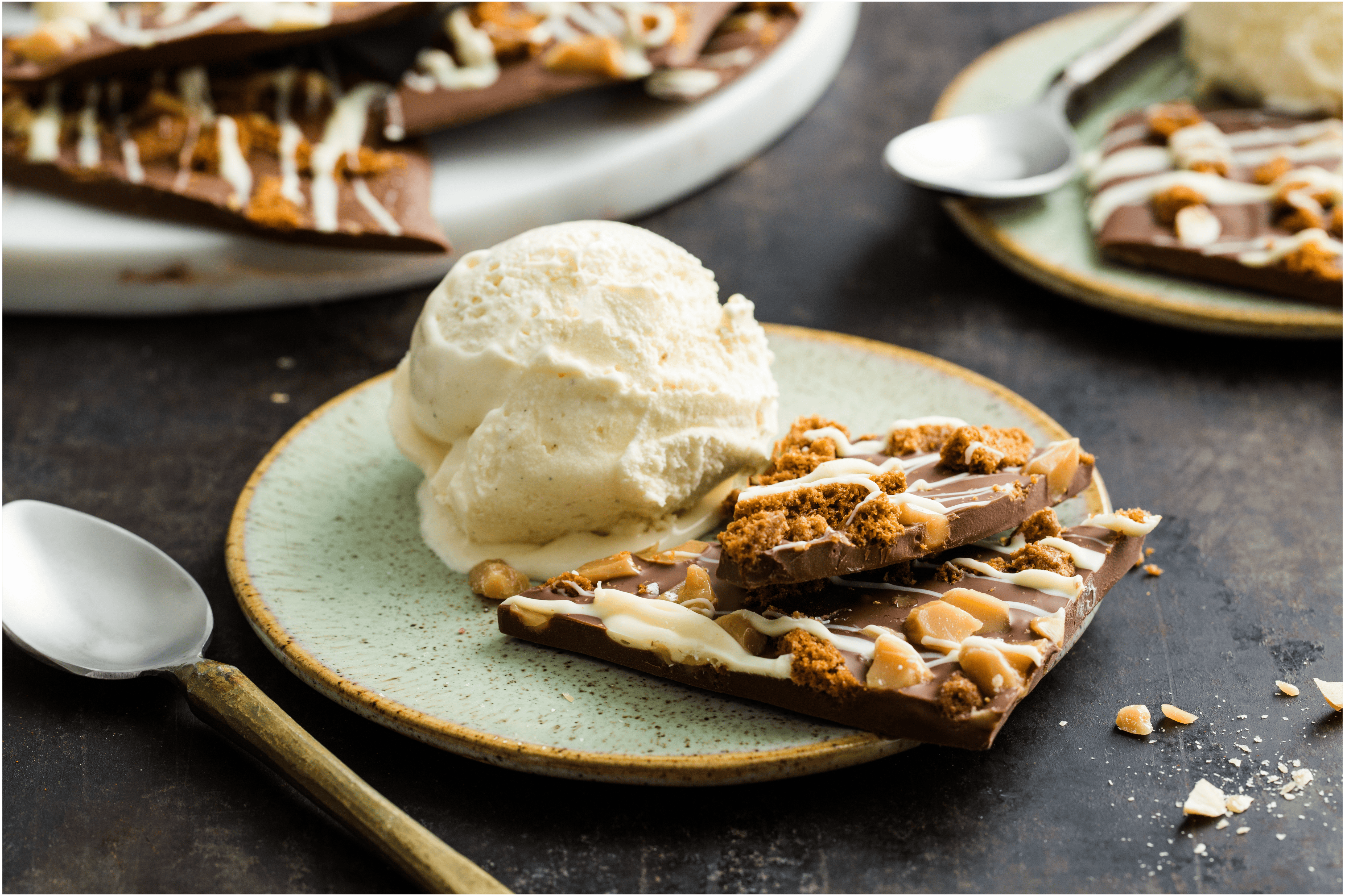 Chocoladeschotsen met karamel en koek