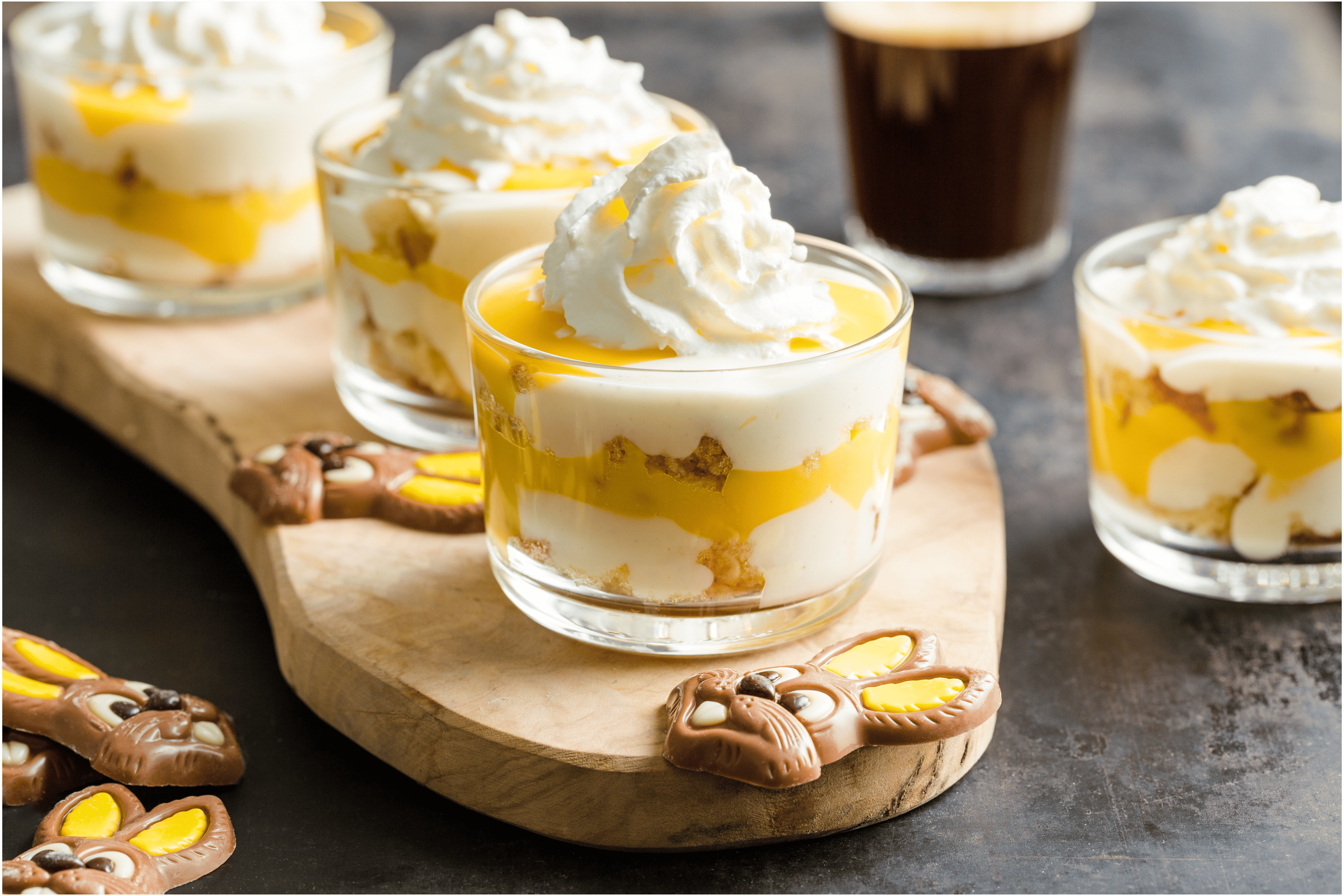 Feestelijke advocaat trifle