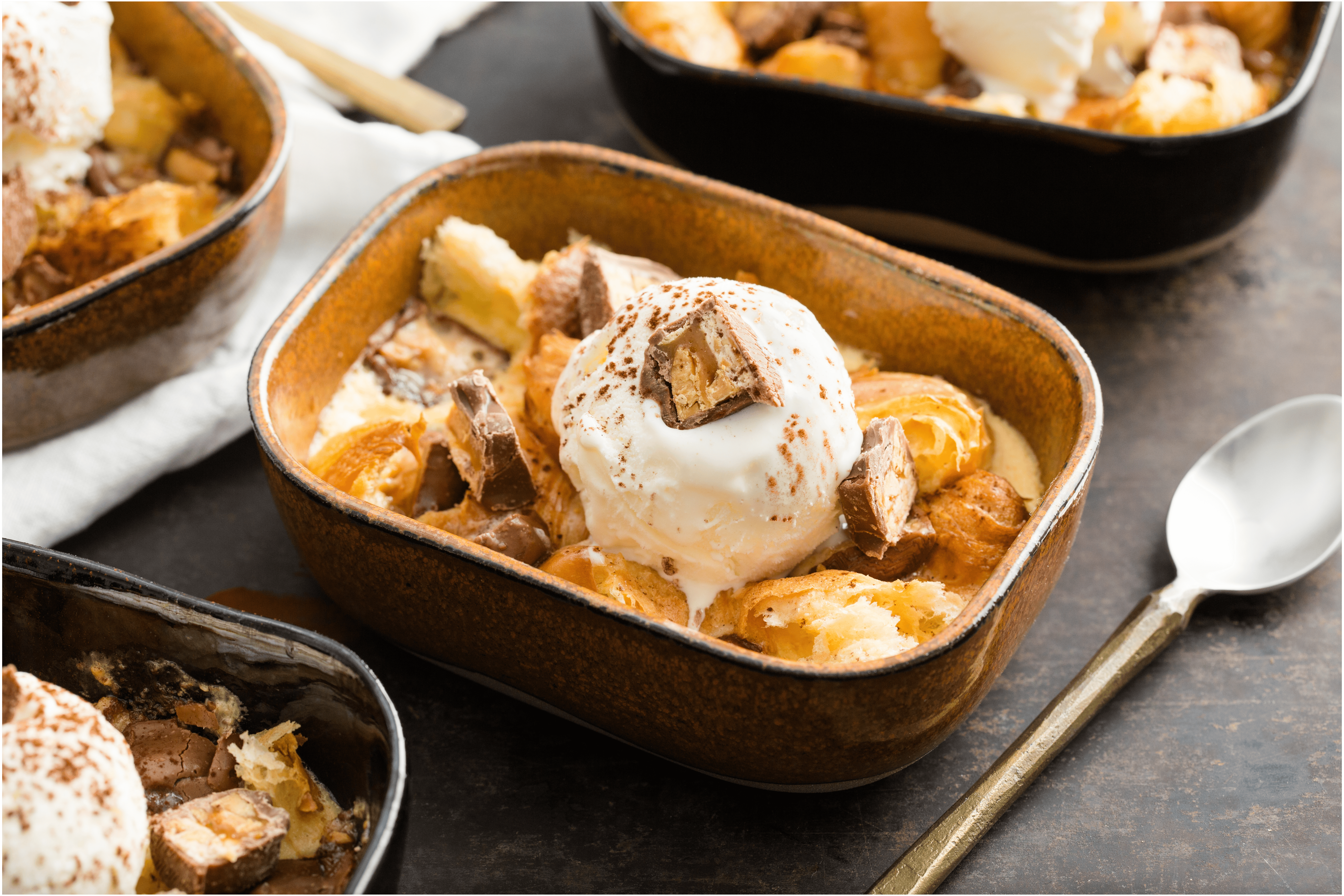 Croissant roomcakejes met Snickers en slagroomijs