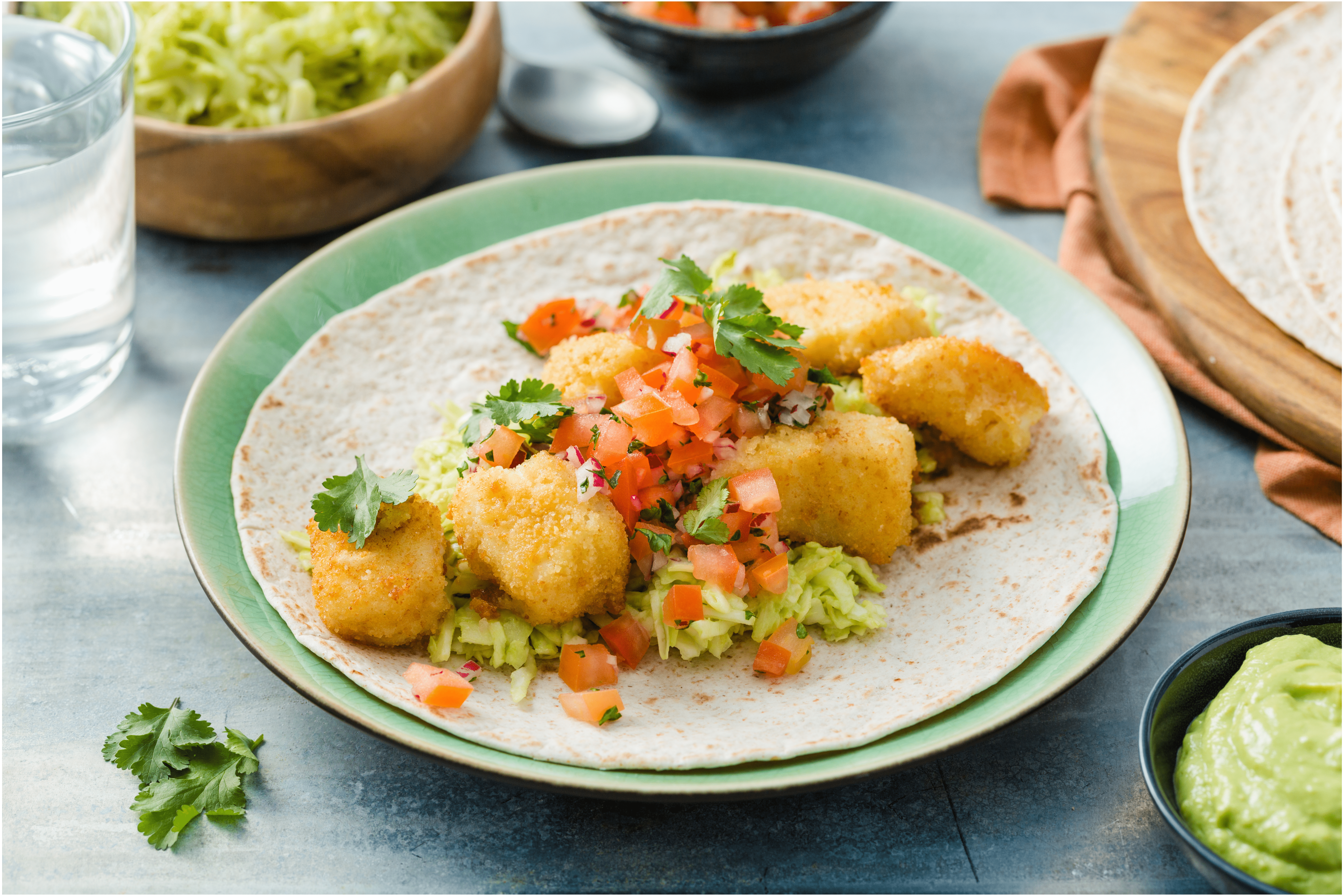 Open tortilla’s met krokante vis en verse tomatensalsa