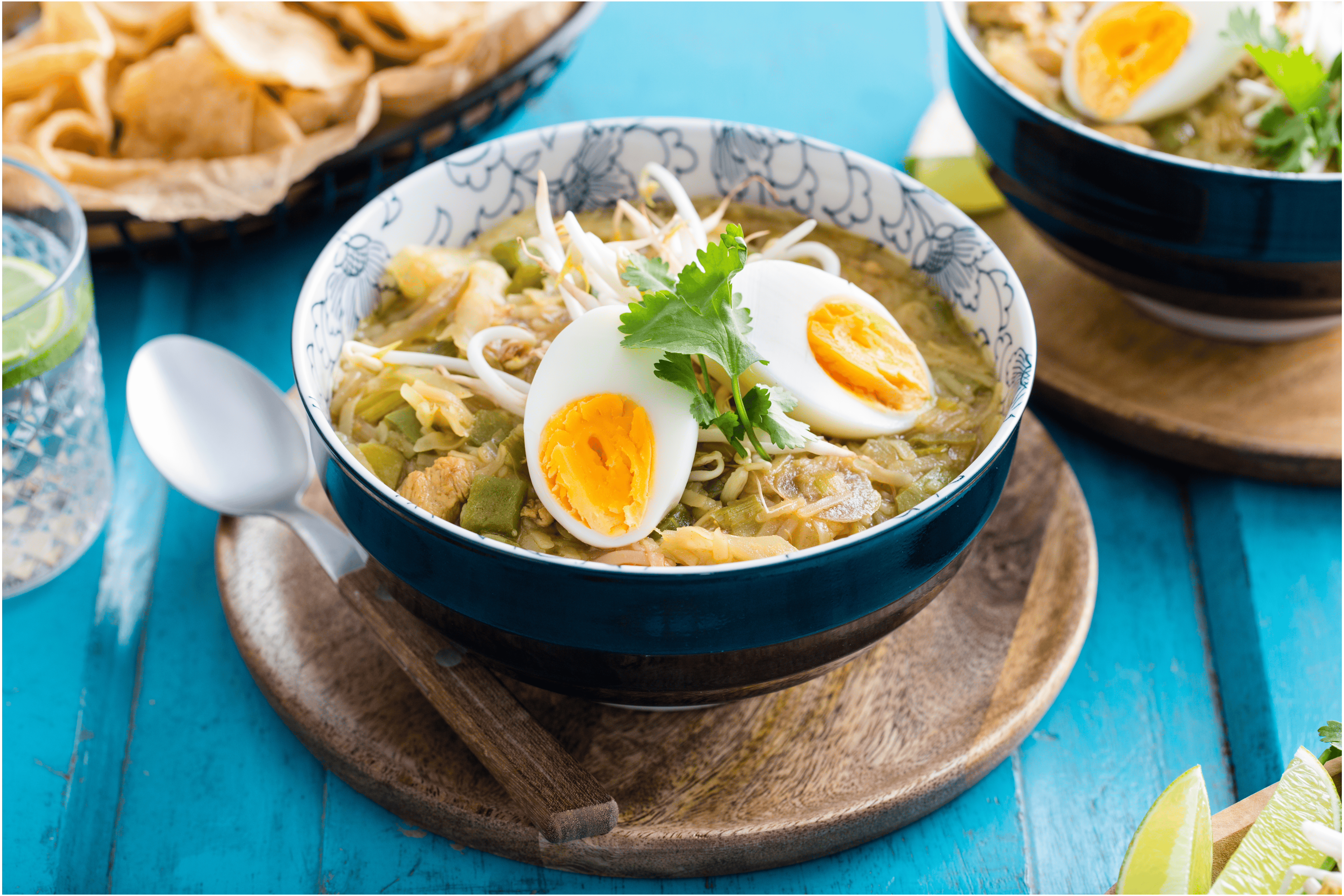 Oosterse noedelsoep met kipfilet