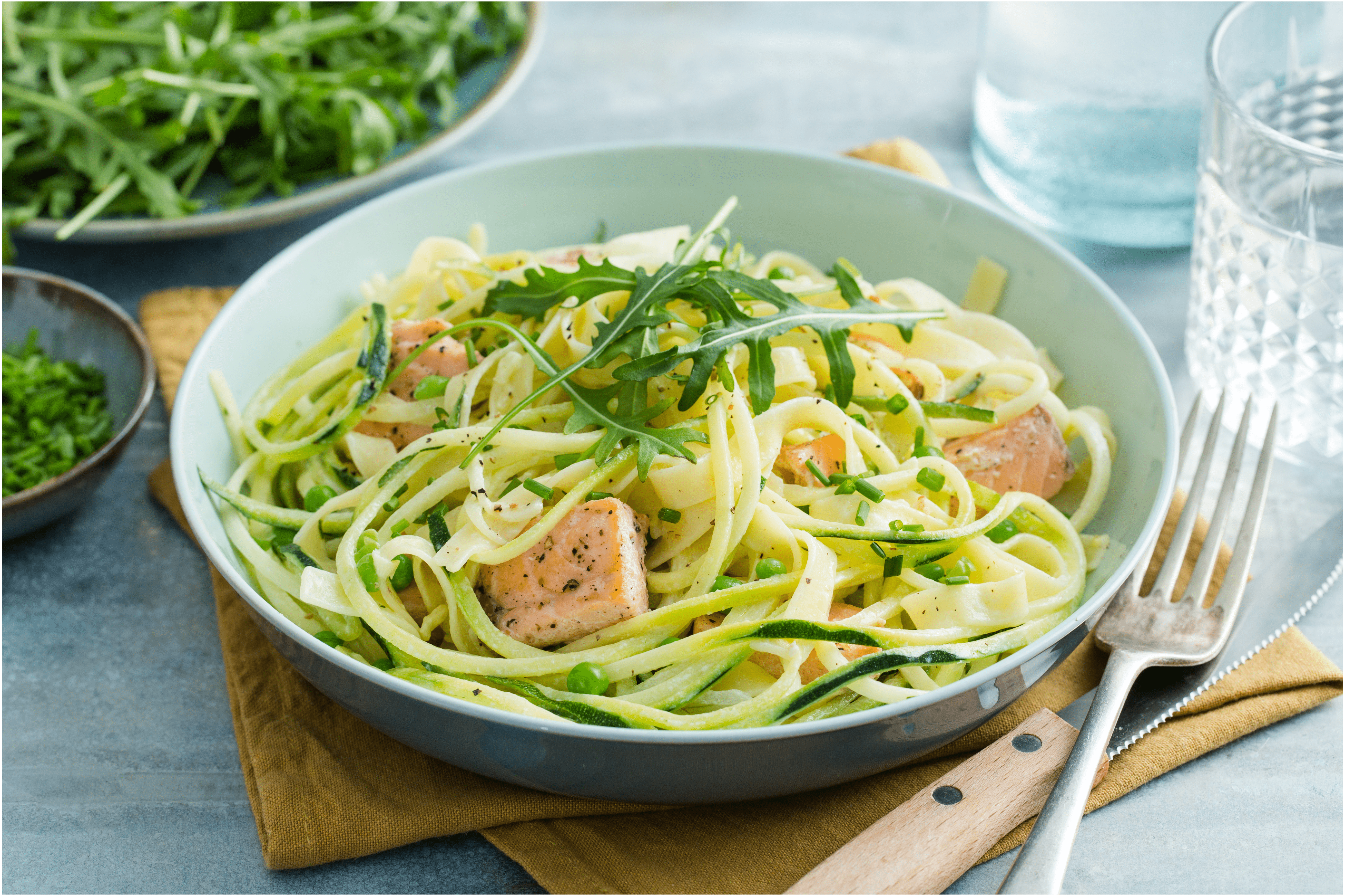 Romige tagliatelle met zalm en courgette