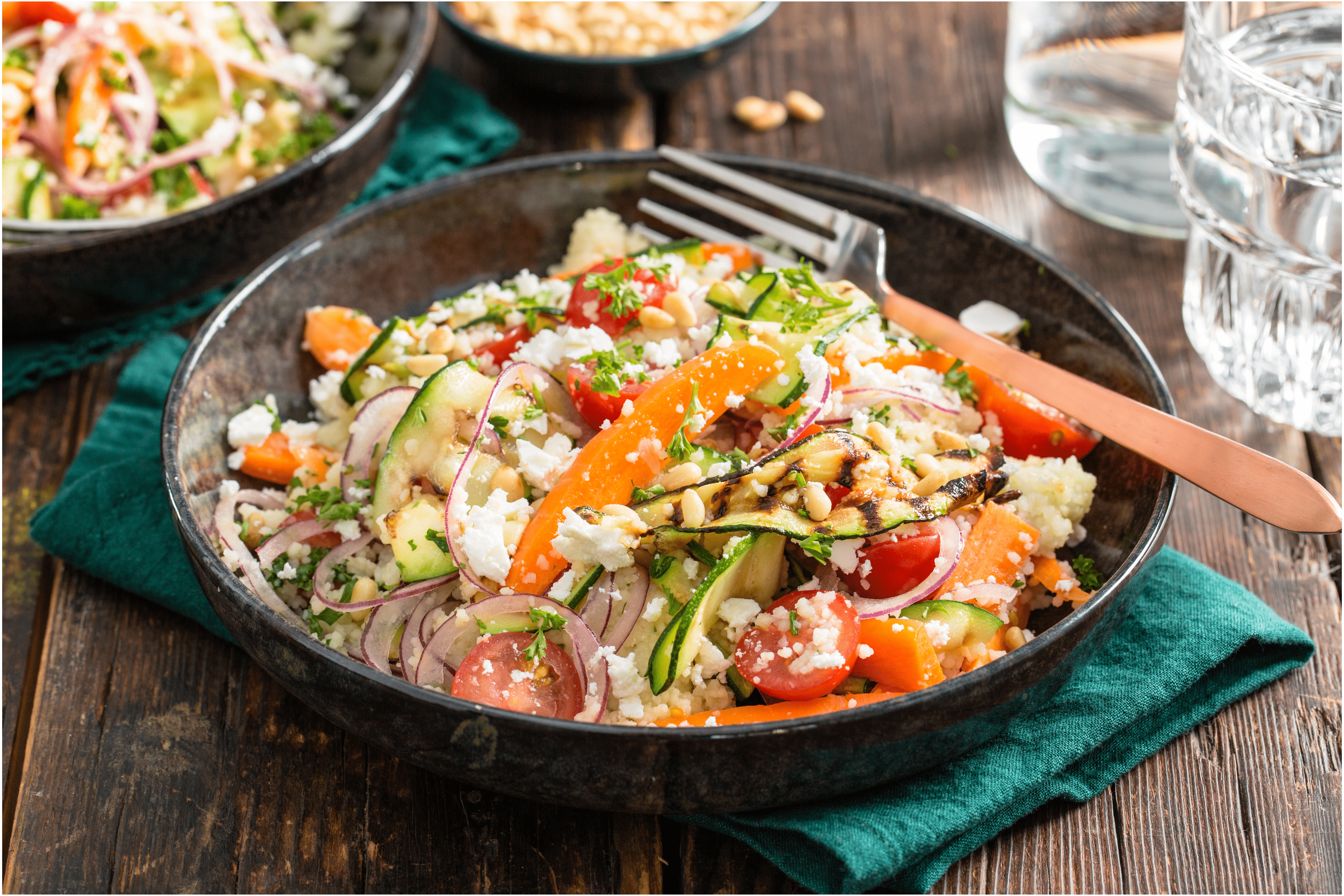 Frisse couscous-salade met gegrilde courgette en witte kaas