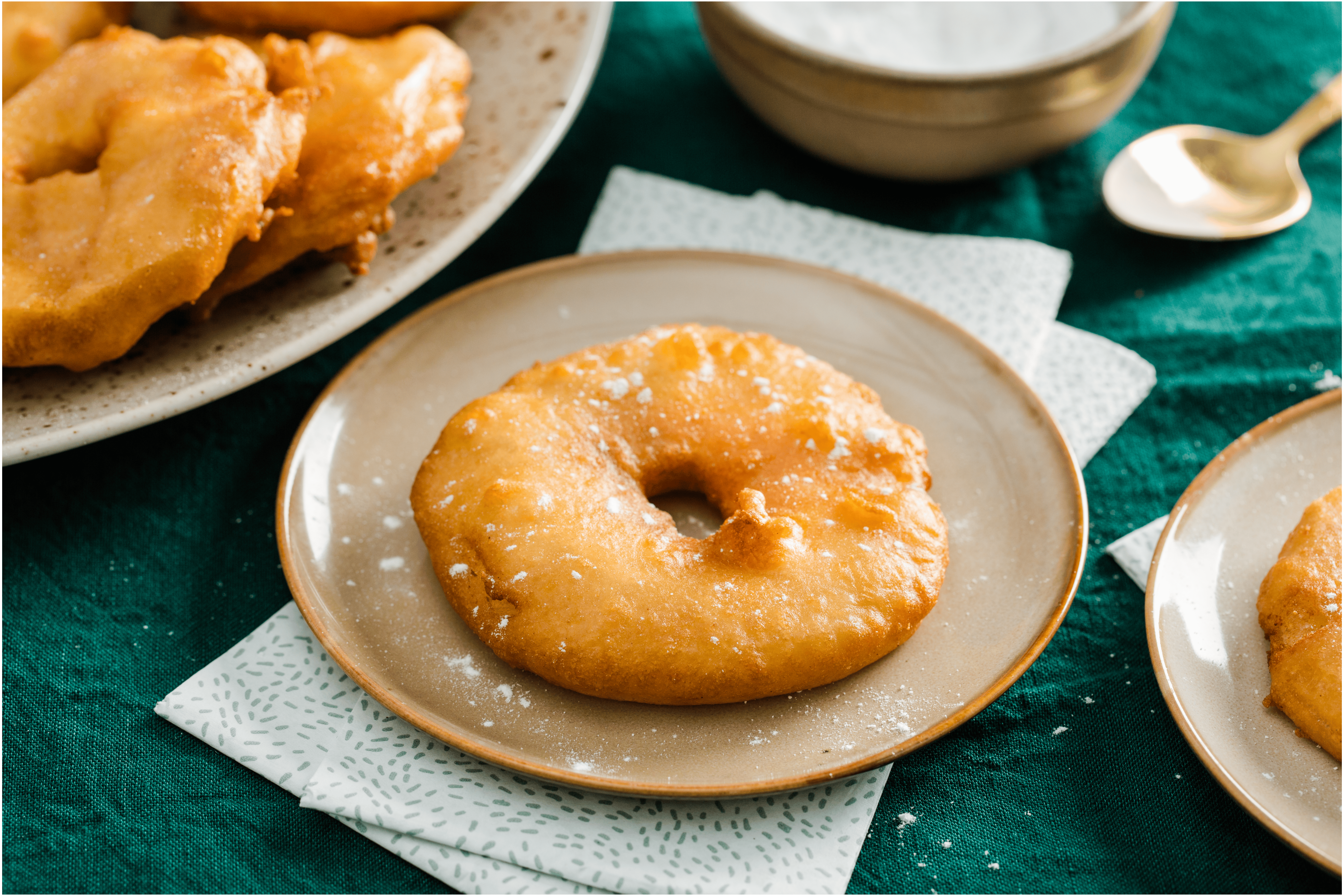 Appelbeignets in bierbeslag