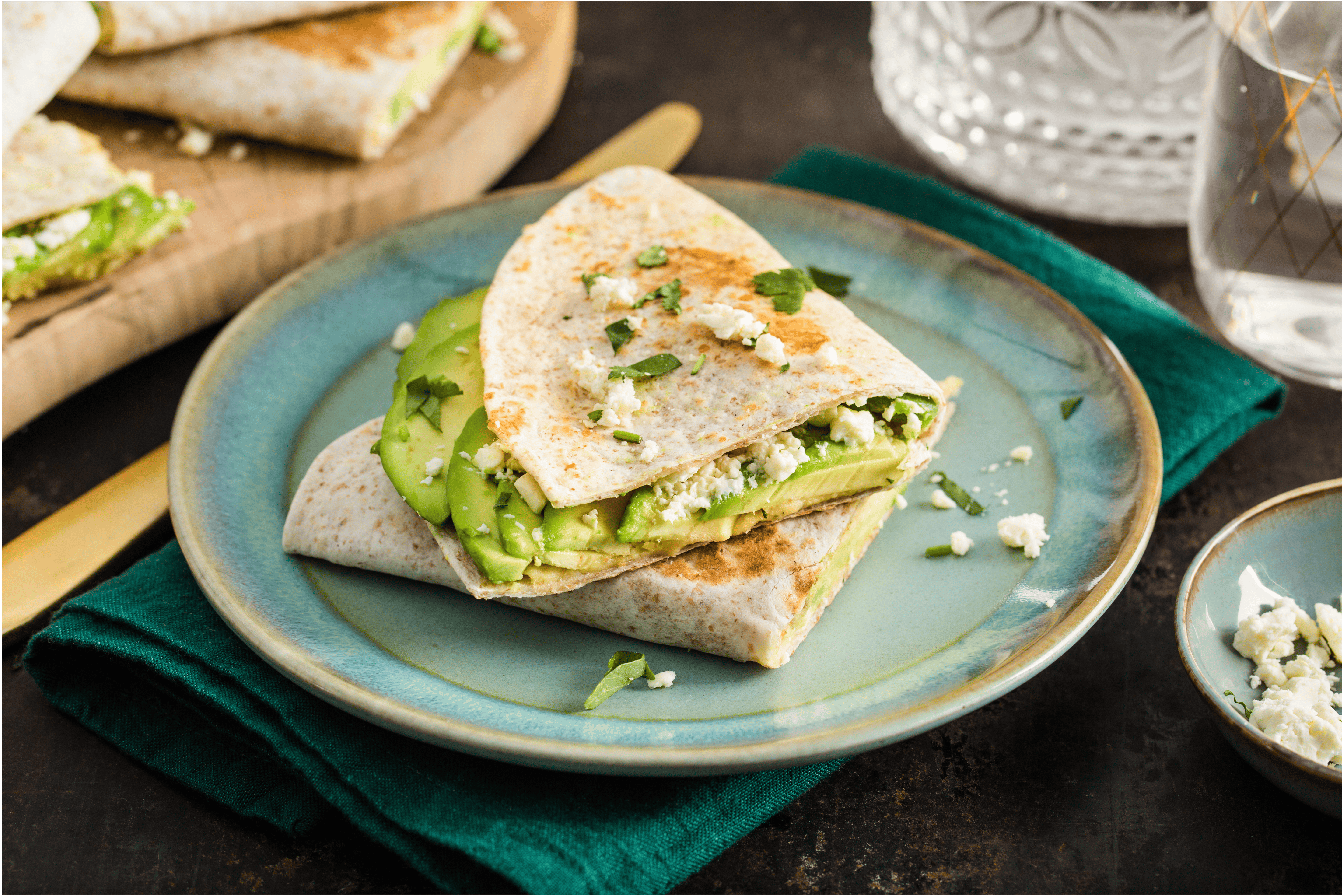 Quesadillas met avocado en hummus