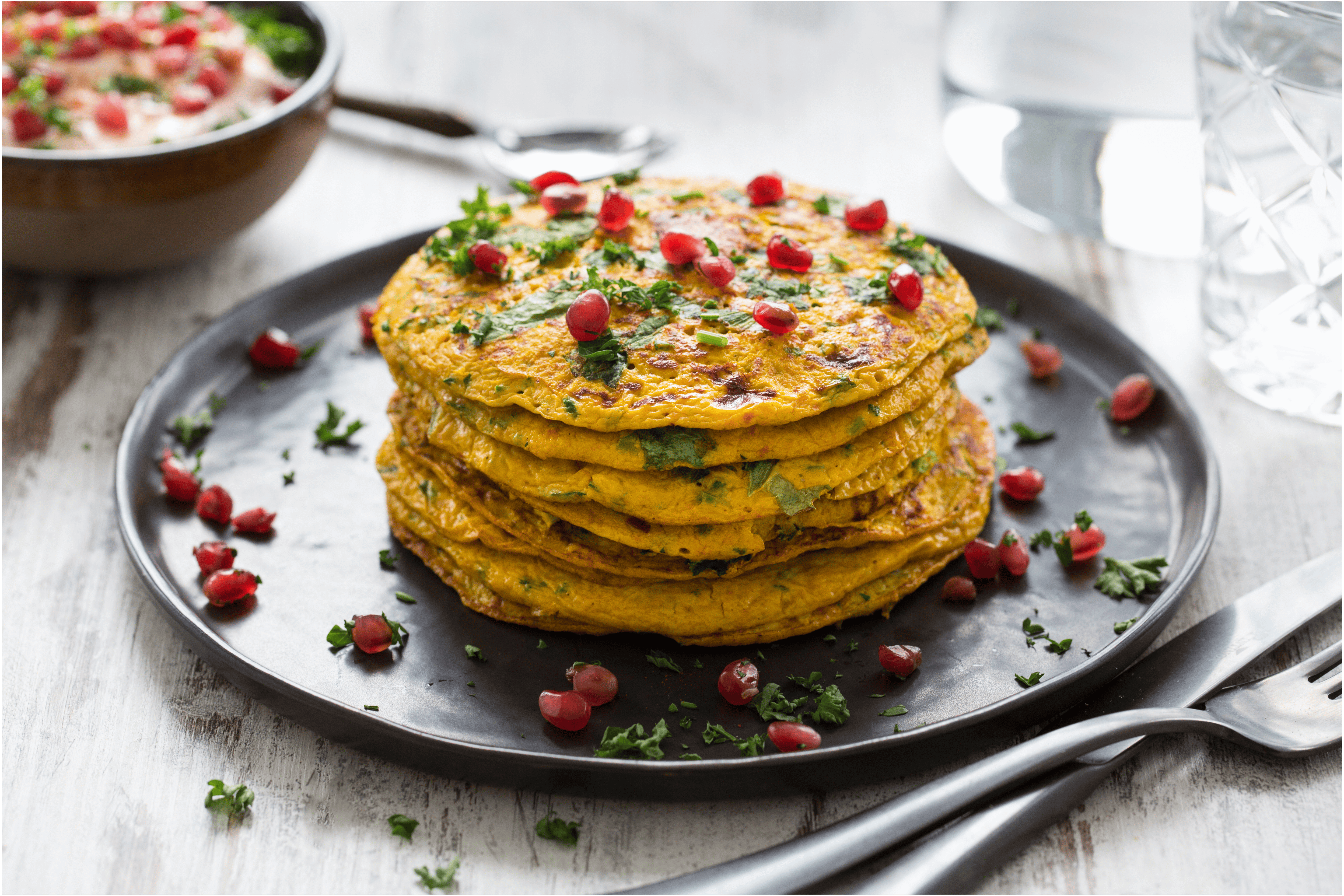Hartige pompoenpannenkoekjes met andijvie