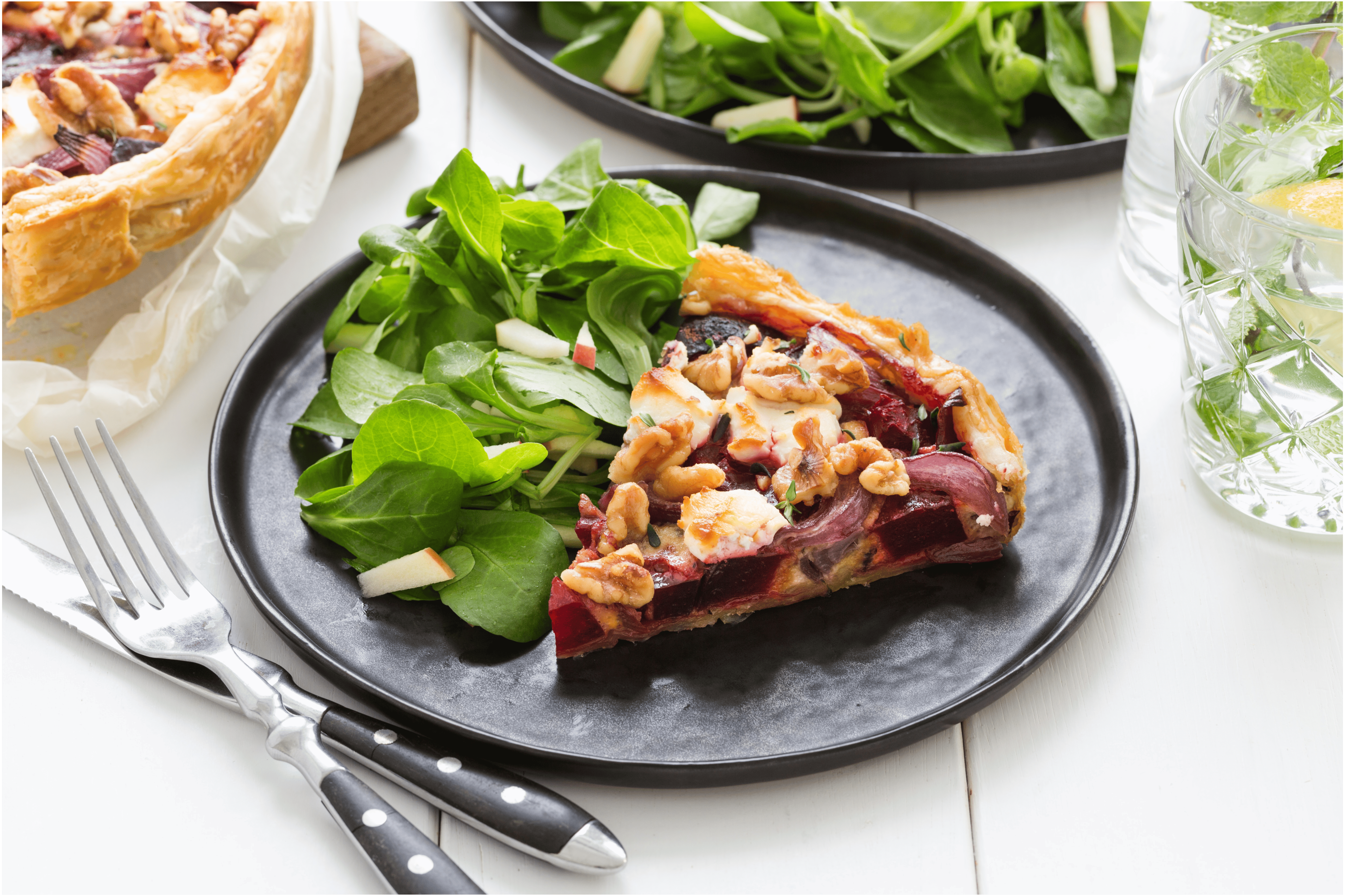 Quiche van rode biet, geitenkaas en tijm