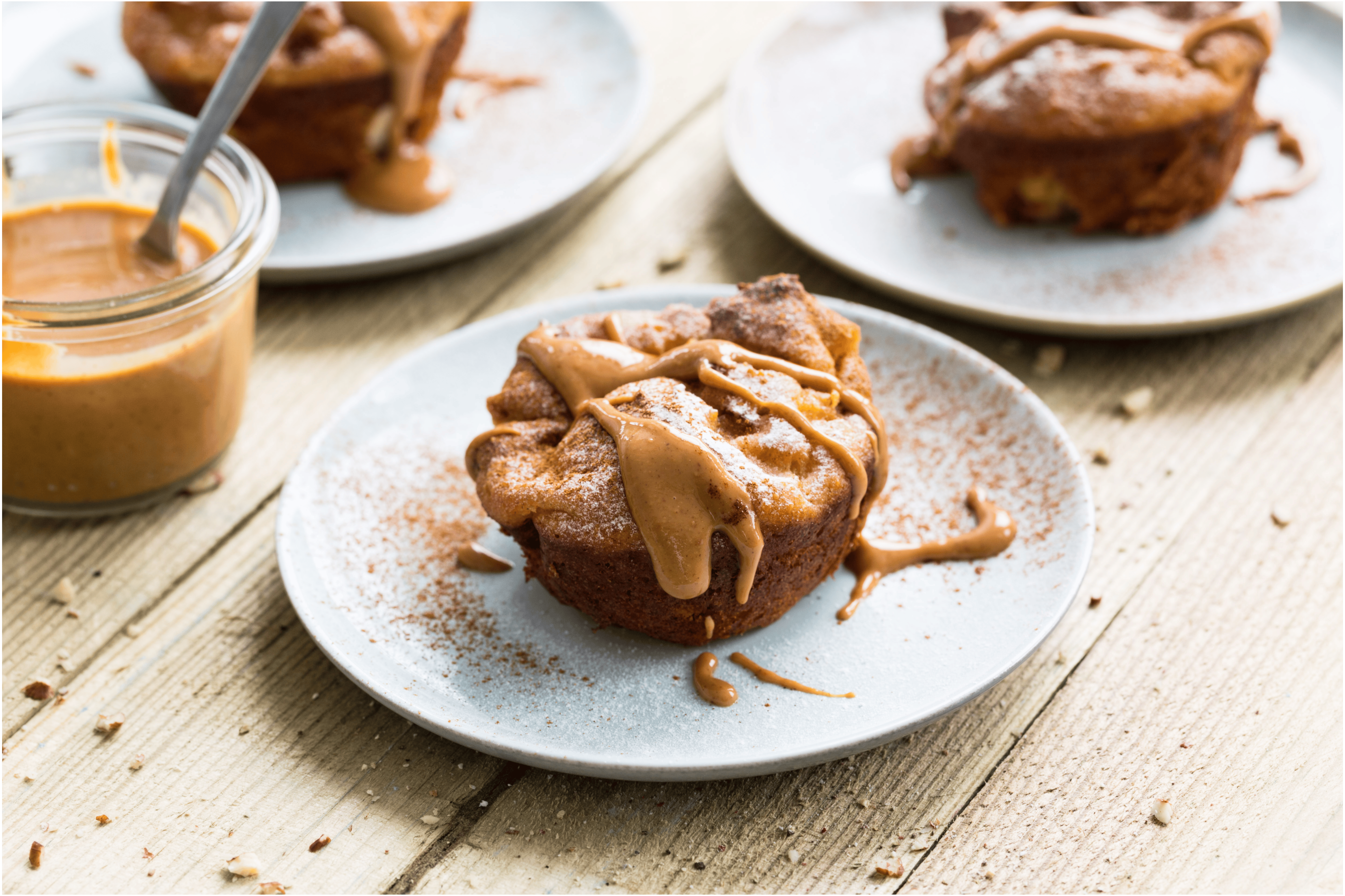 Kwarkbroodjes met noten en nectarine