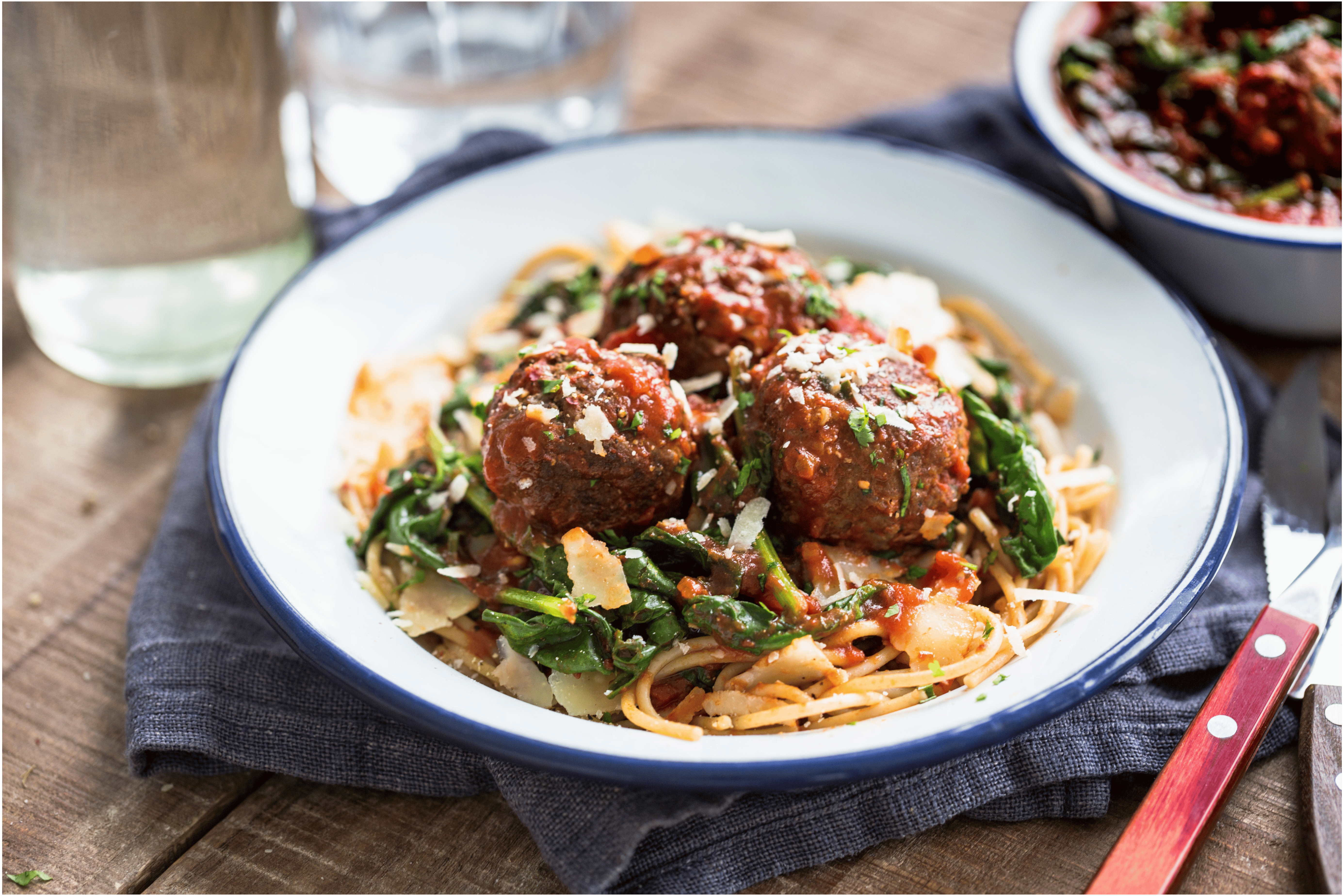 Spaghetti met spinazie en amandel-gehaktballetjes