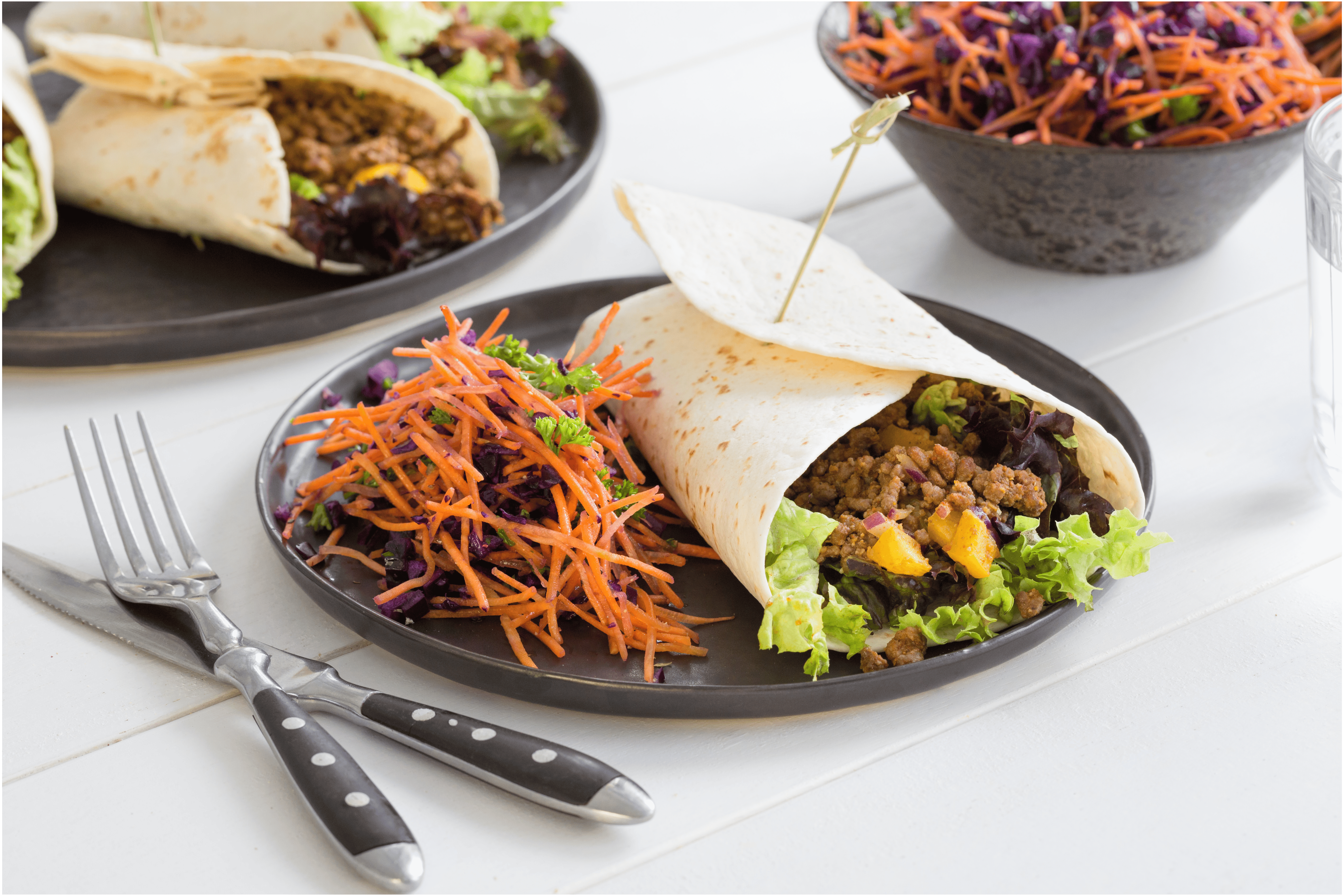 Mexicaanse gehakt tortilla met frisse rode kool salade
