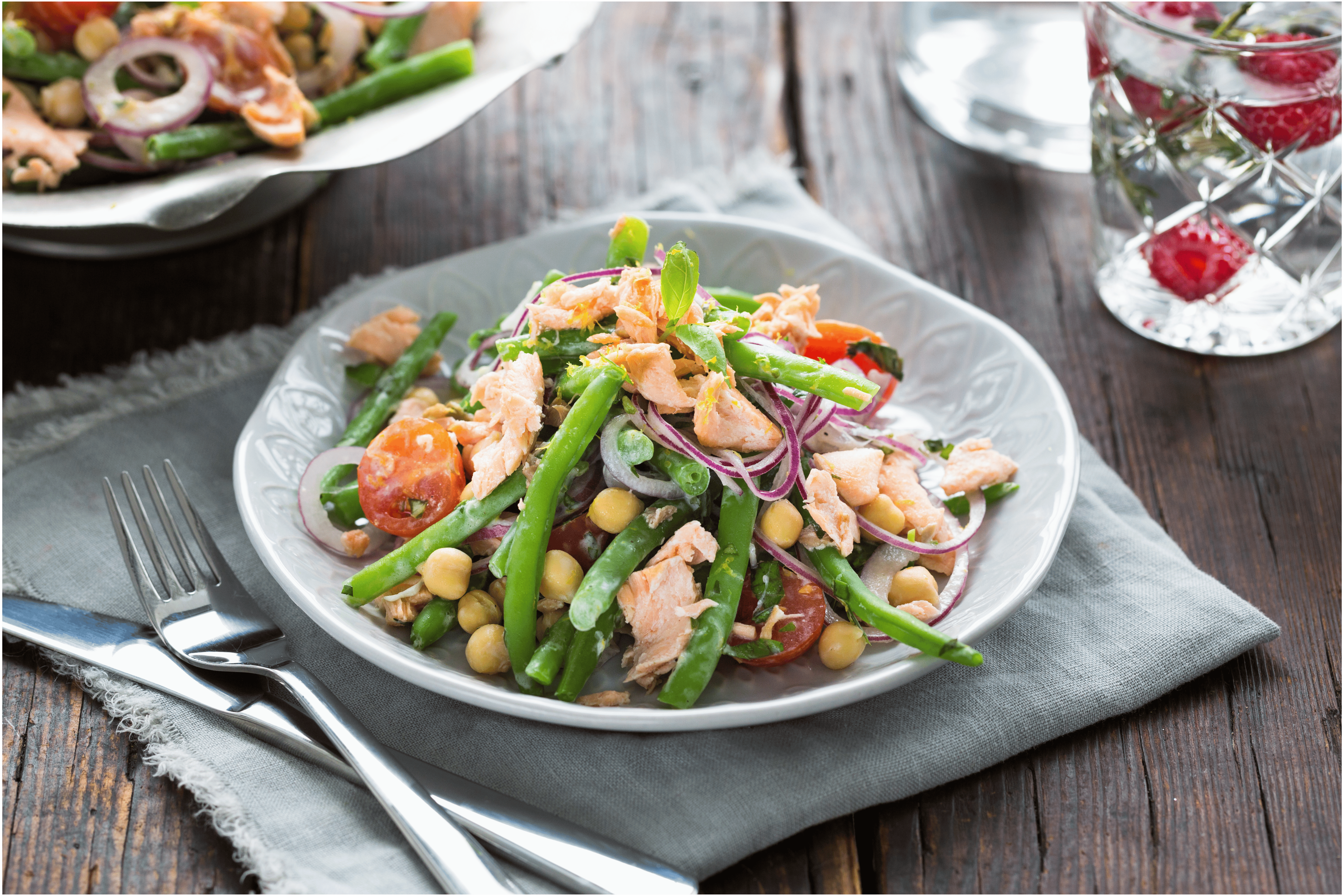 Frisse bonensalade met zalmfilet