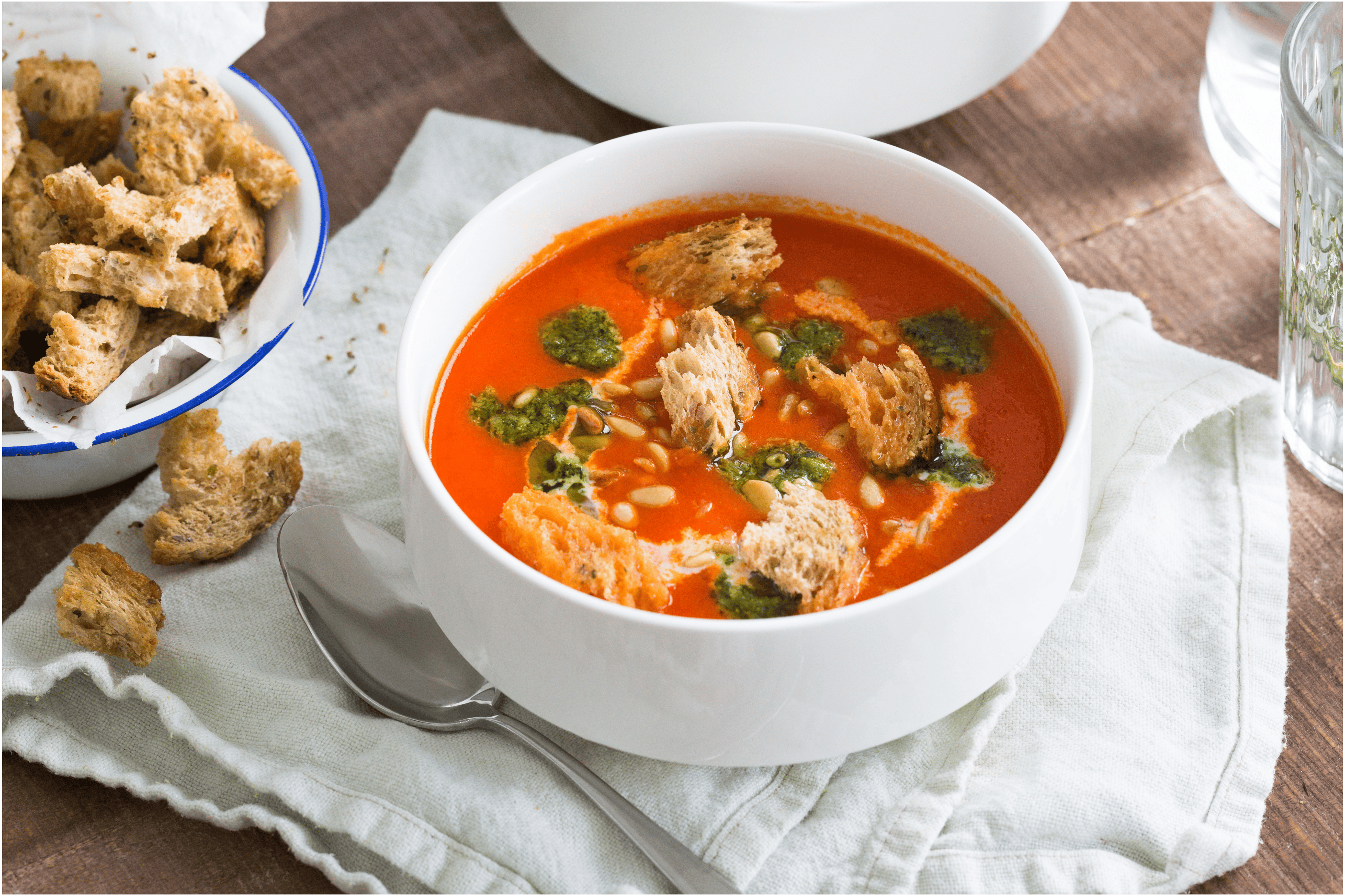 Geroosterde punt paprikasoep met kruiden croutons