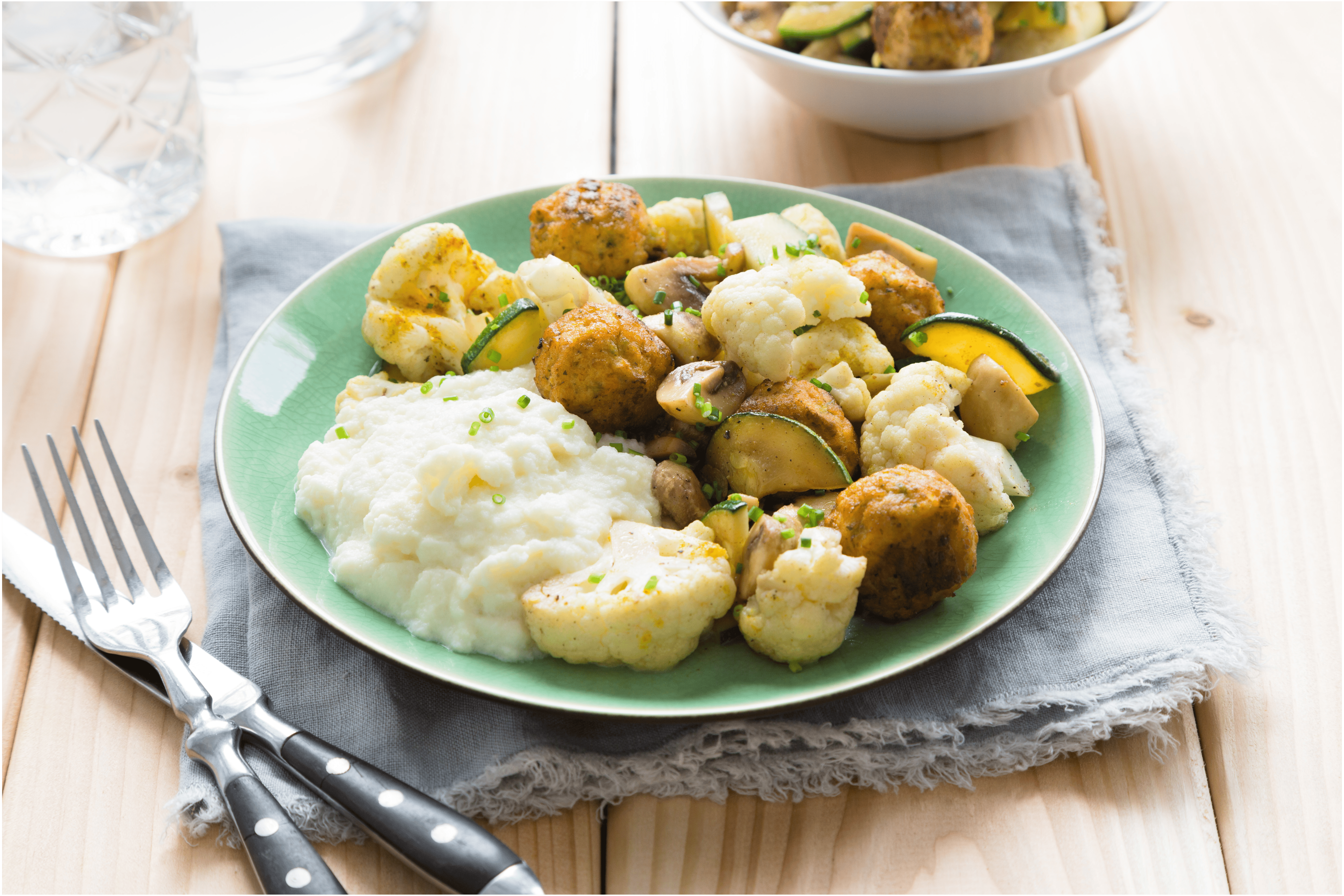 Bloemkoolpuree met champignons en vega balletjes
