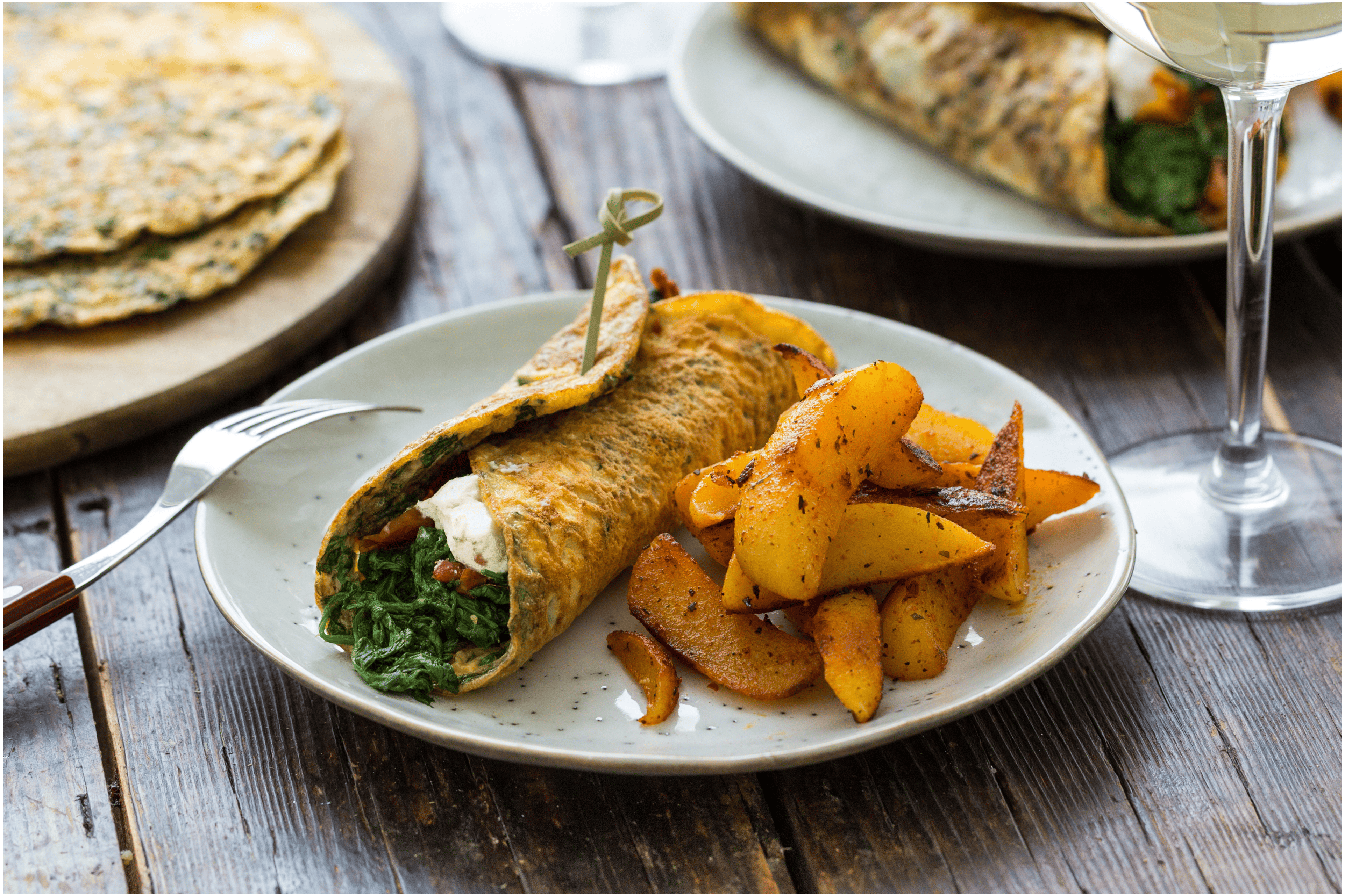 Omelet met spinazie, geitenkaas en zongedroogde tomaatjes