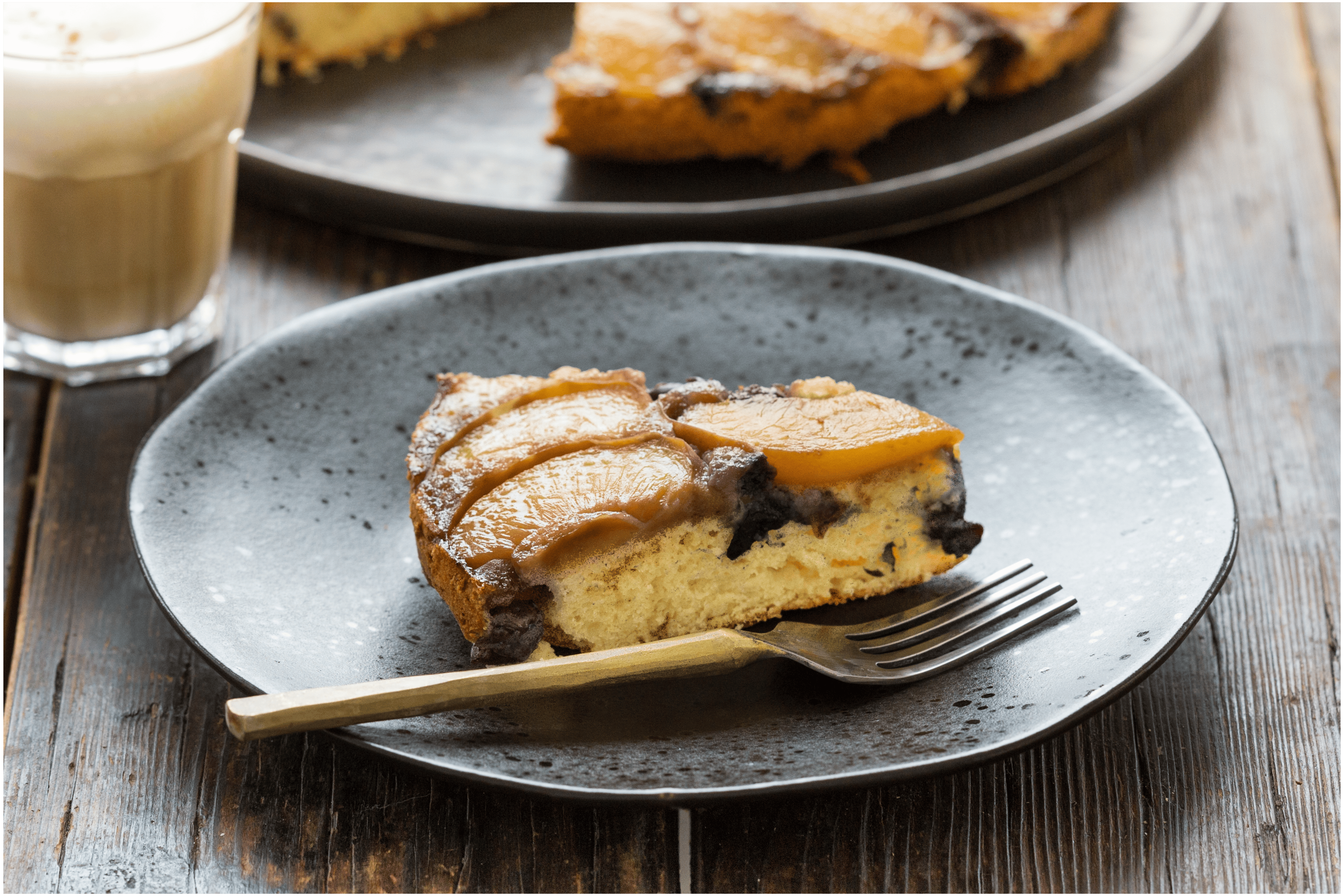Upside down cake met perzik en ricotta