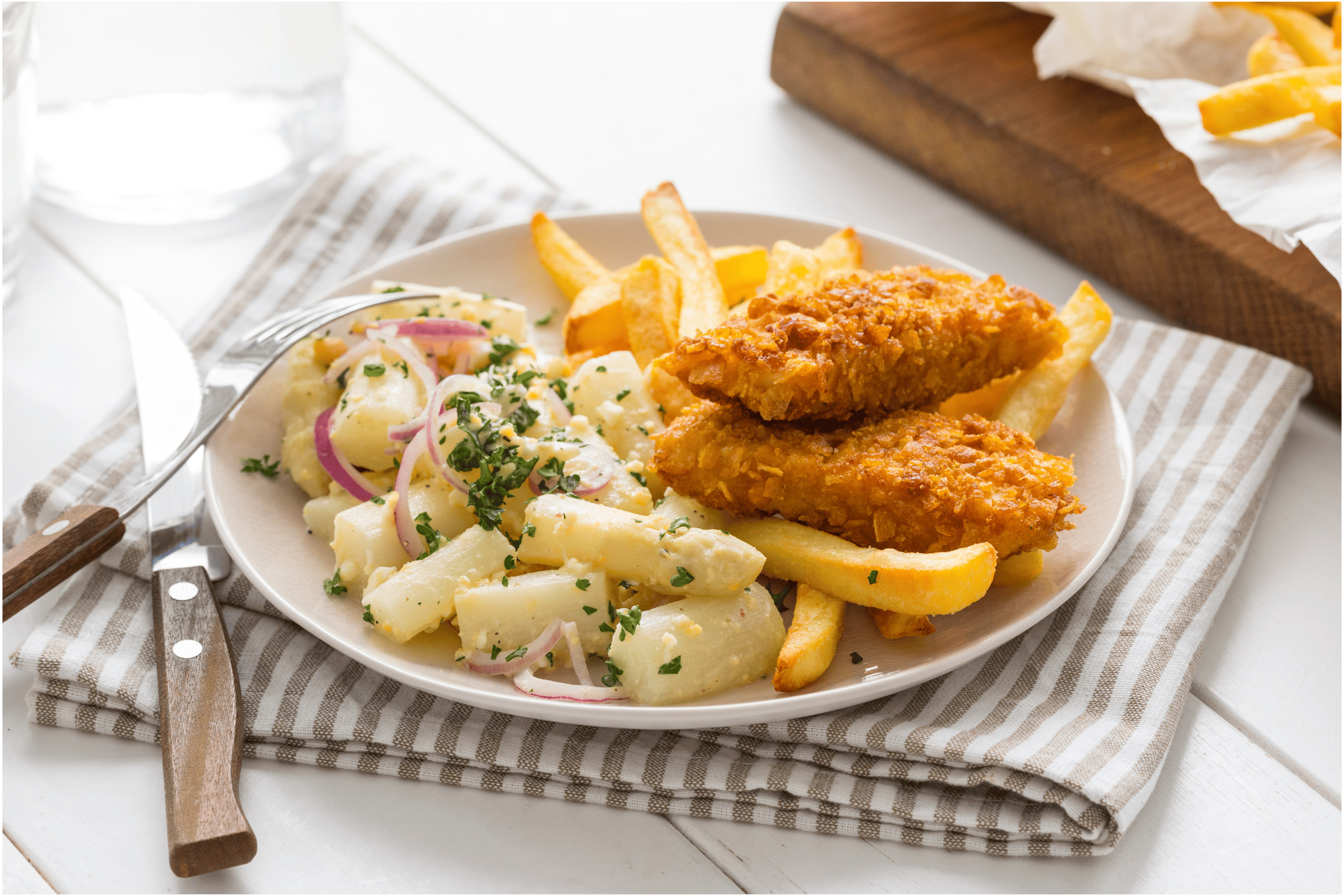 Fish and chips met aspergesalade
