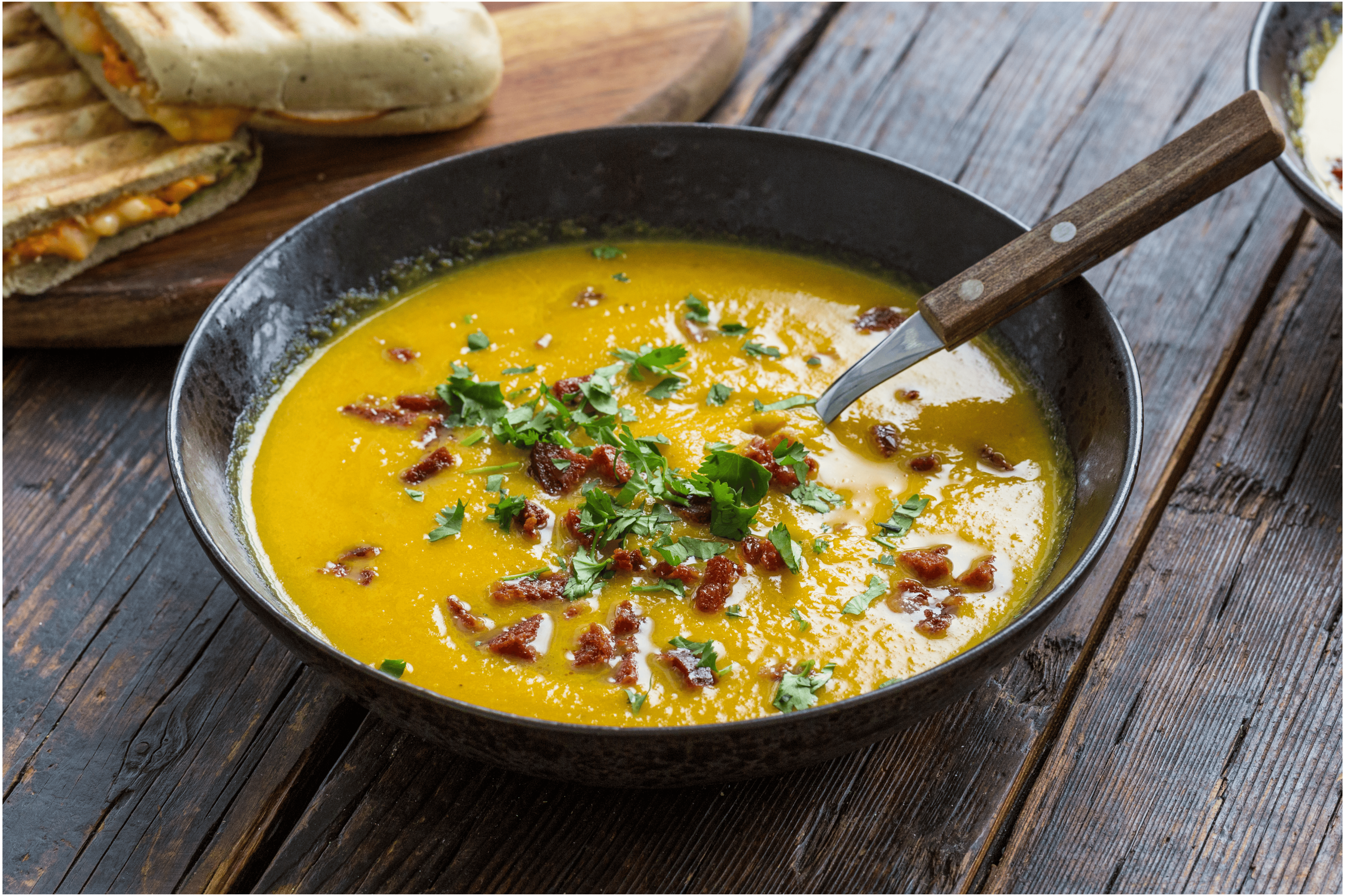 Wortelsoep met krokante chorizo