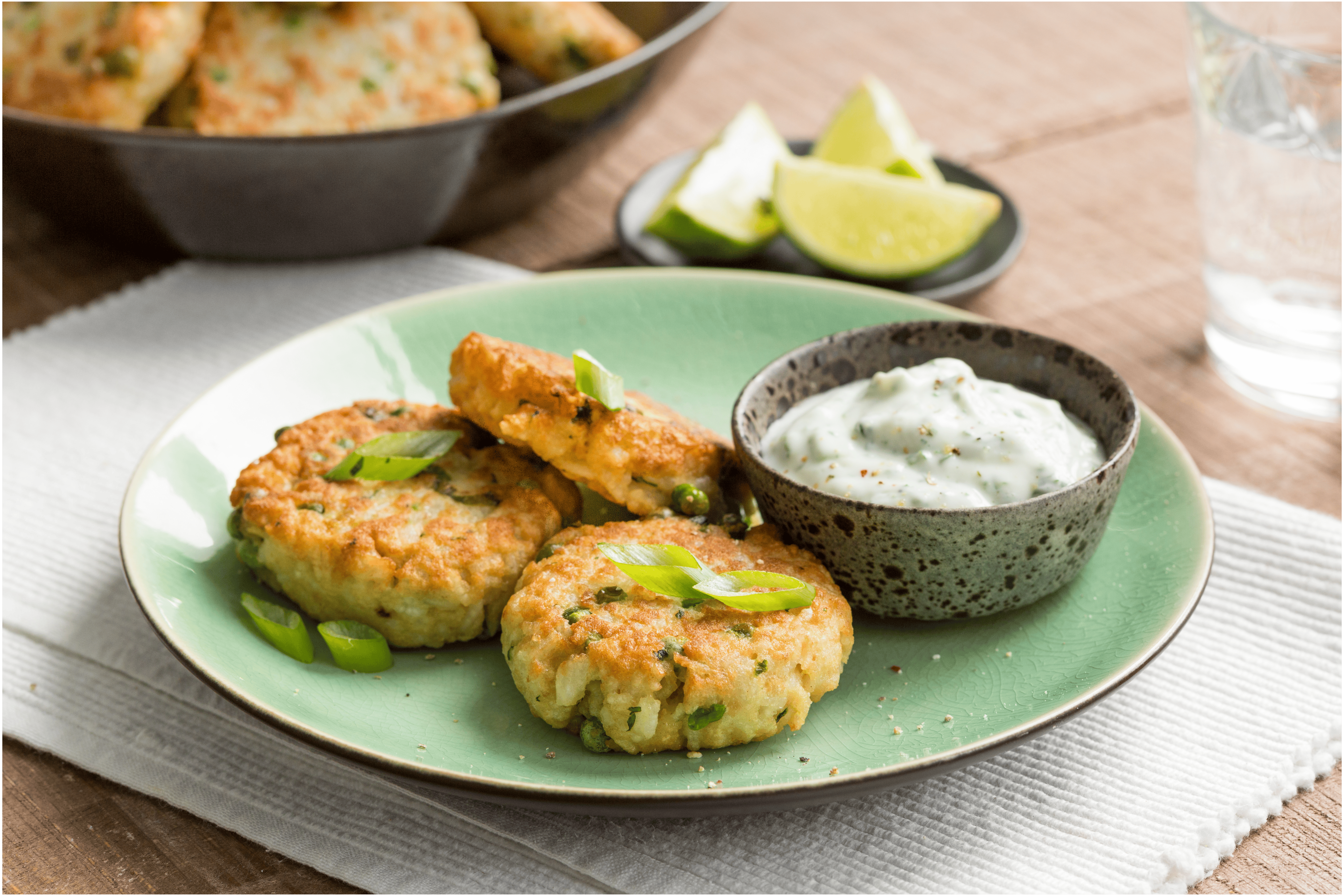 Rijstkoekjes met yoghurtdip