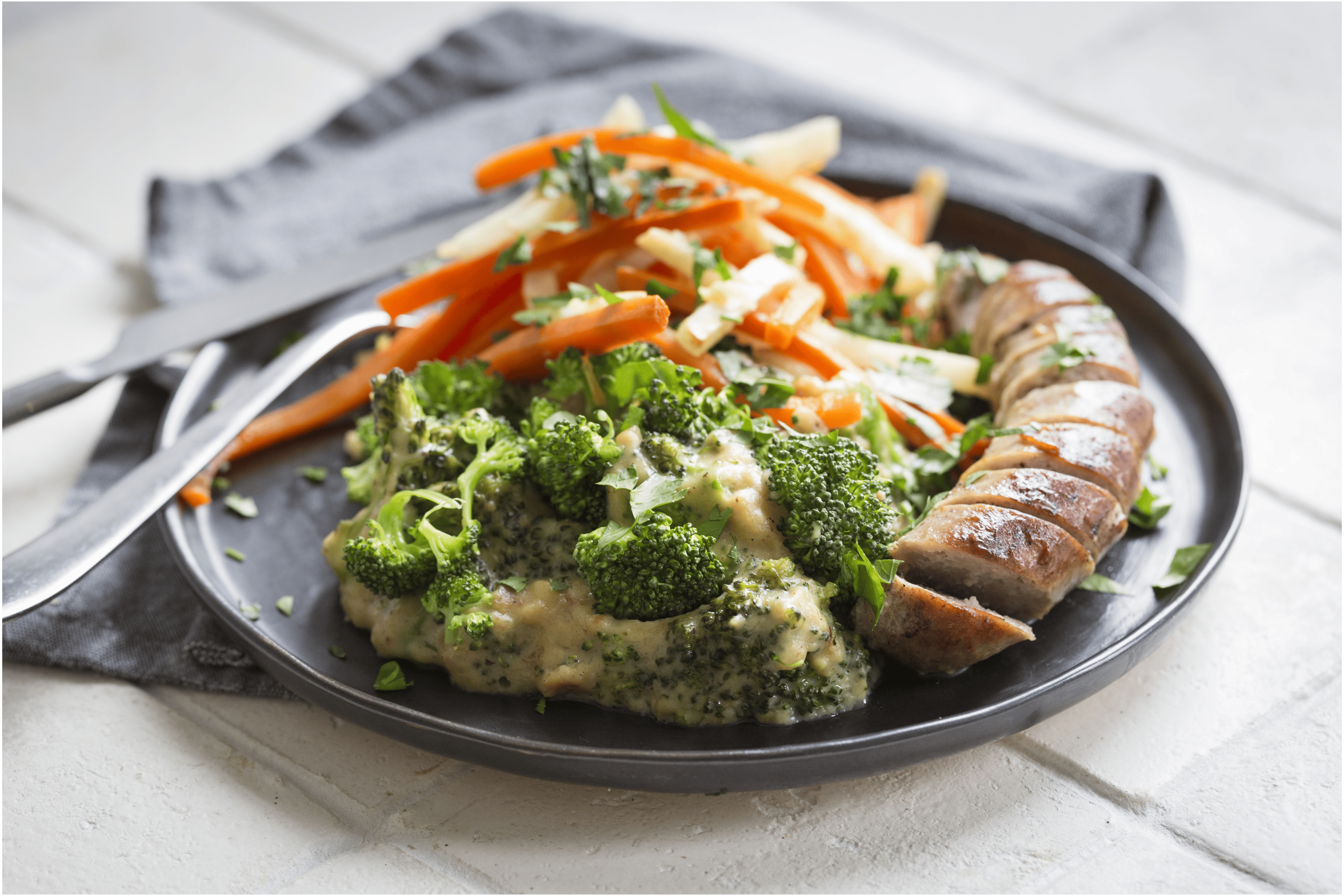 Romige Broccoli, saucijzen en groentefriet