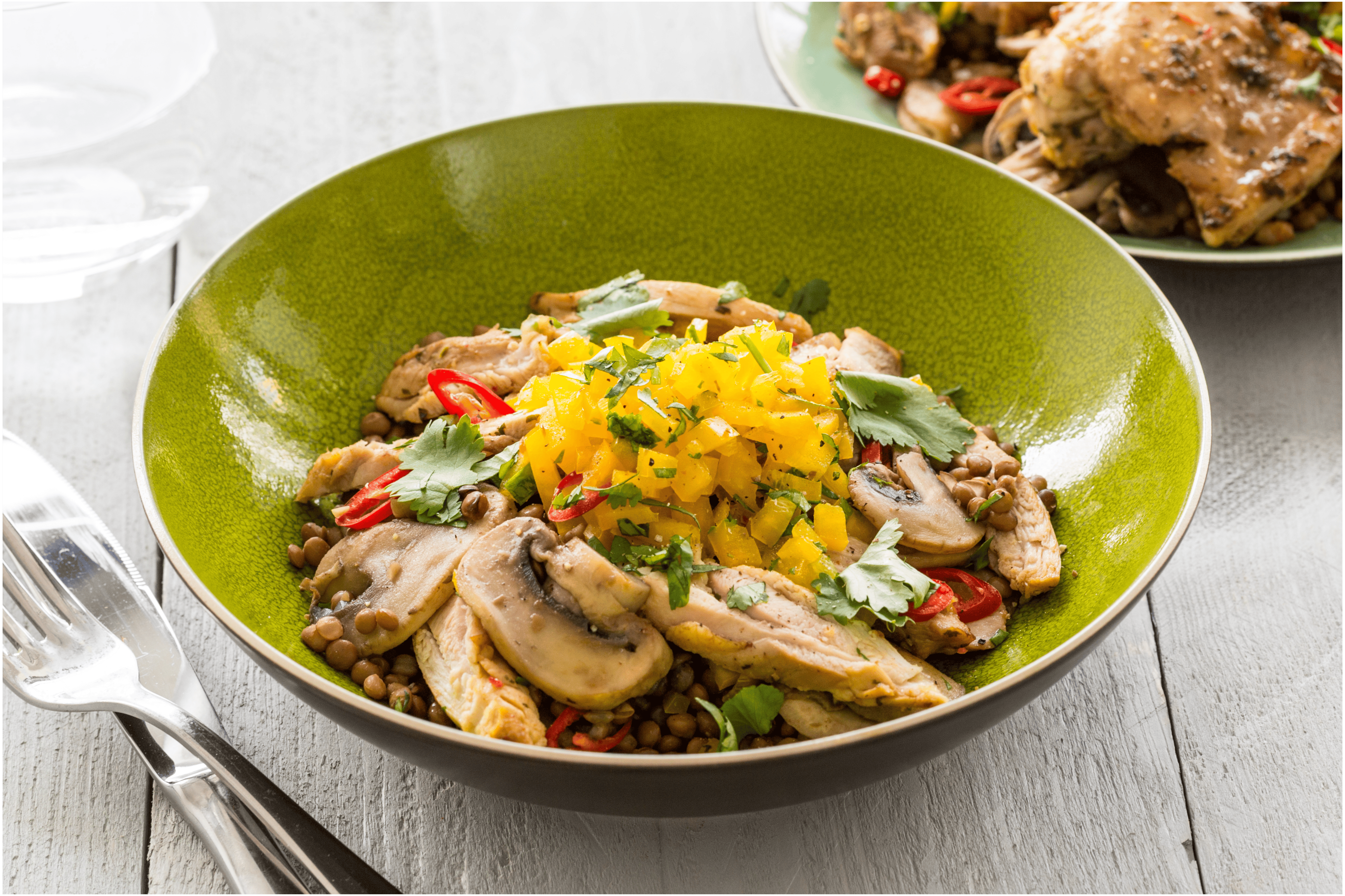 Pittige kip met linzen, champignons en gele paprika