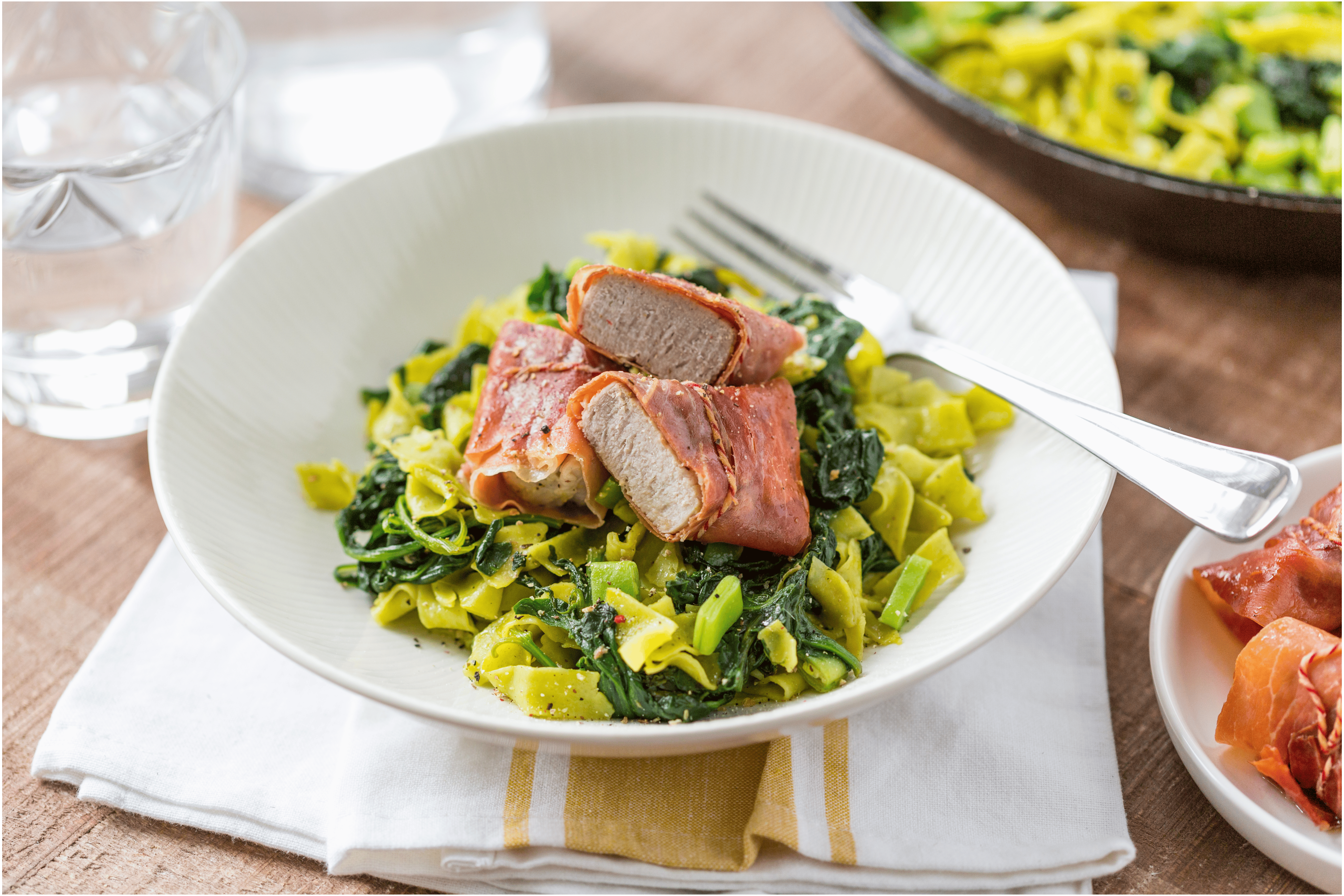 Gevulde varkenshaas met spinazie en tagliatelle