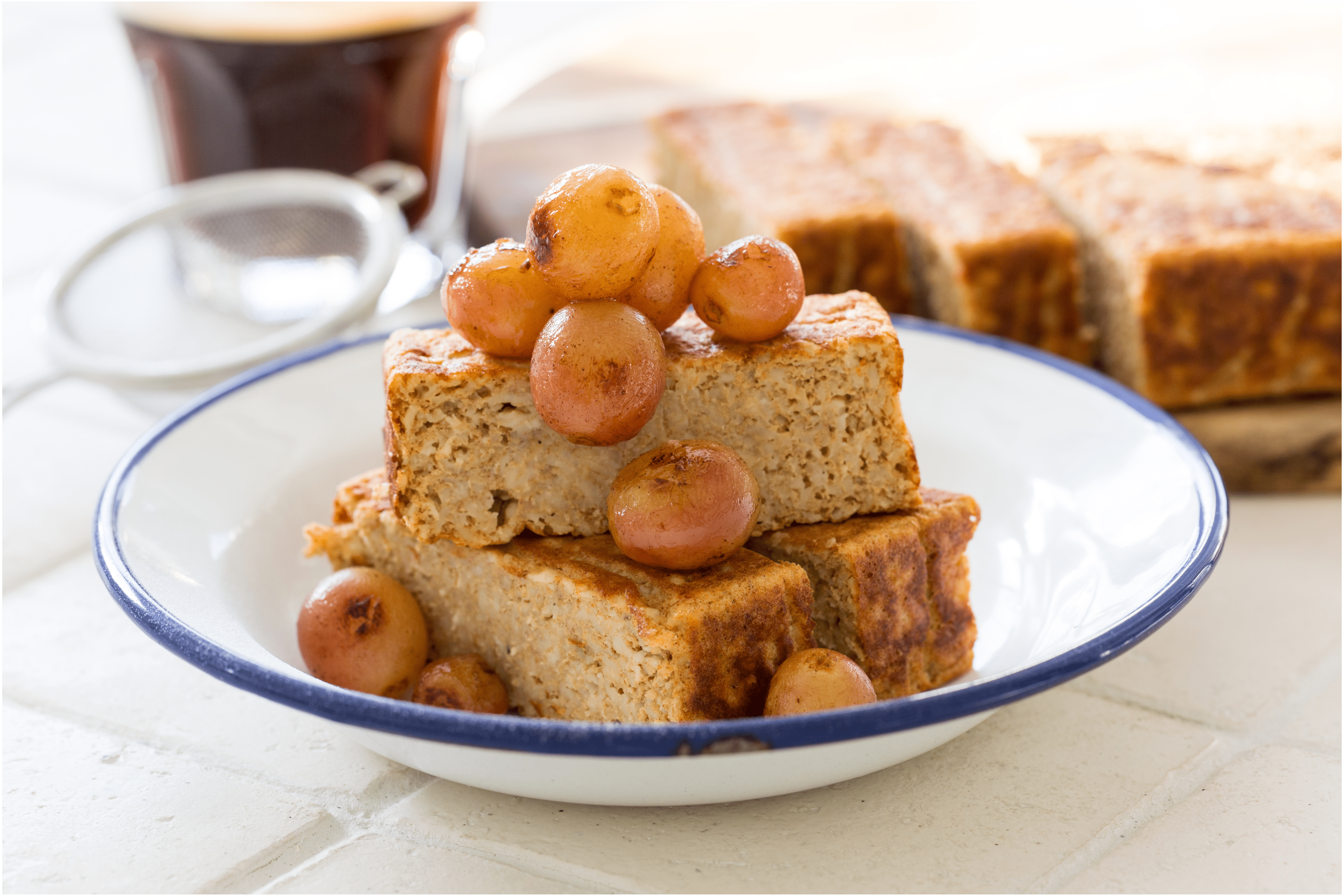 Appelmoescake met warme druiven