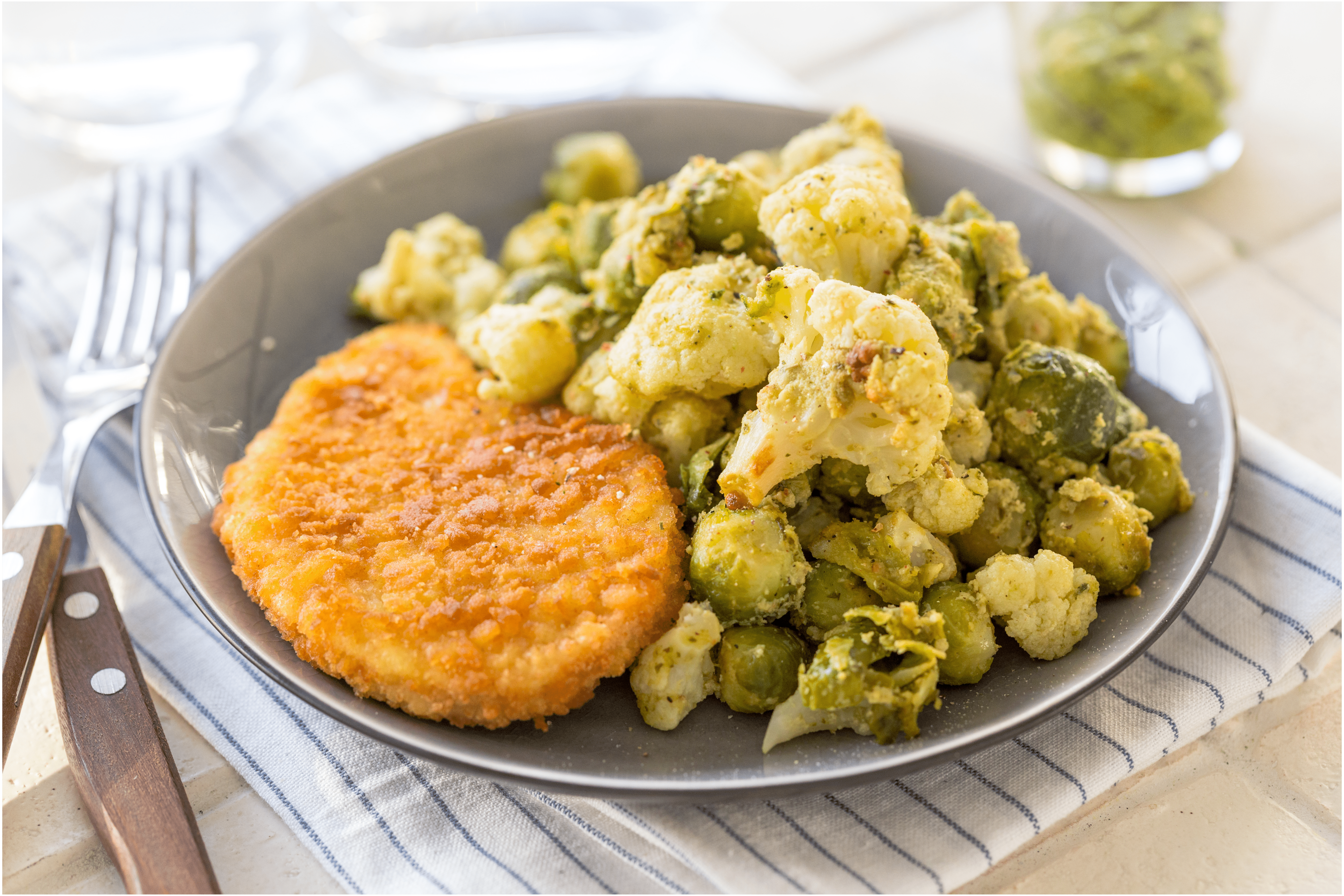 Geroosterde pesto-groenten met vega schnitzels