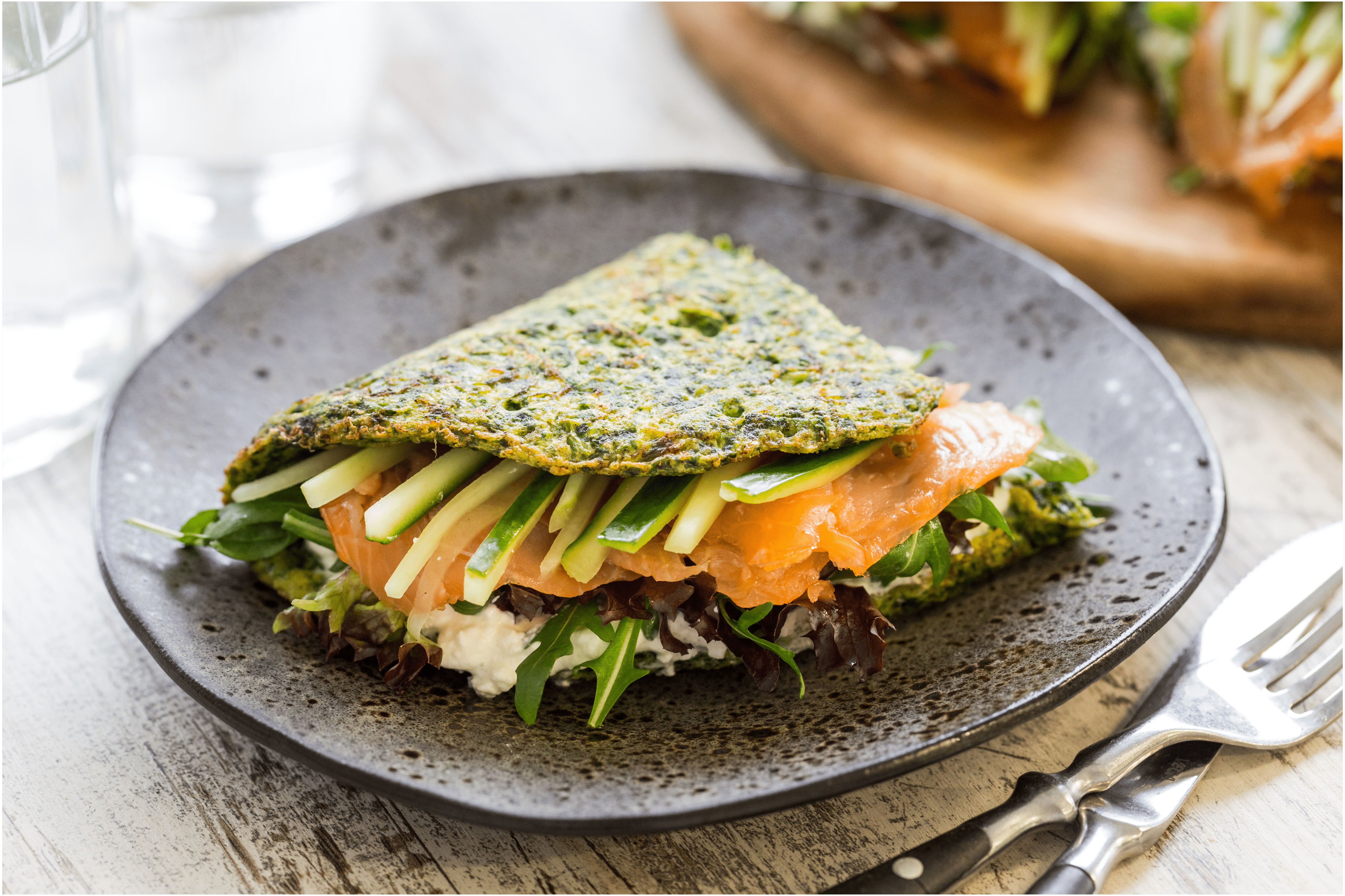 Spinazie-omelet met gerookte zalm