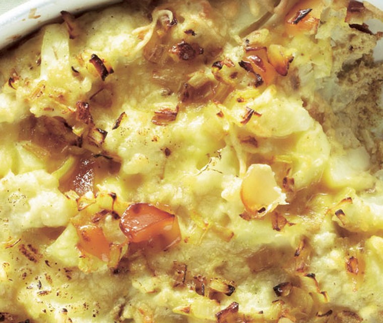 Bloemkool- en aardappelovenschotel