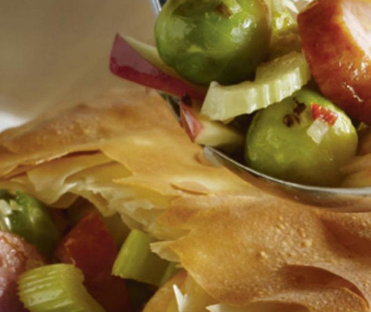 Spruitjesschotel met rookworst